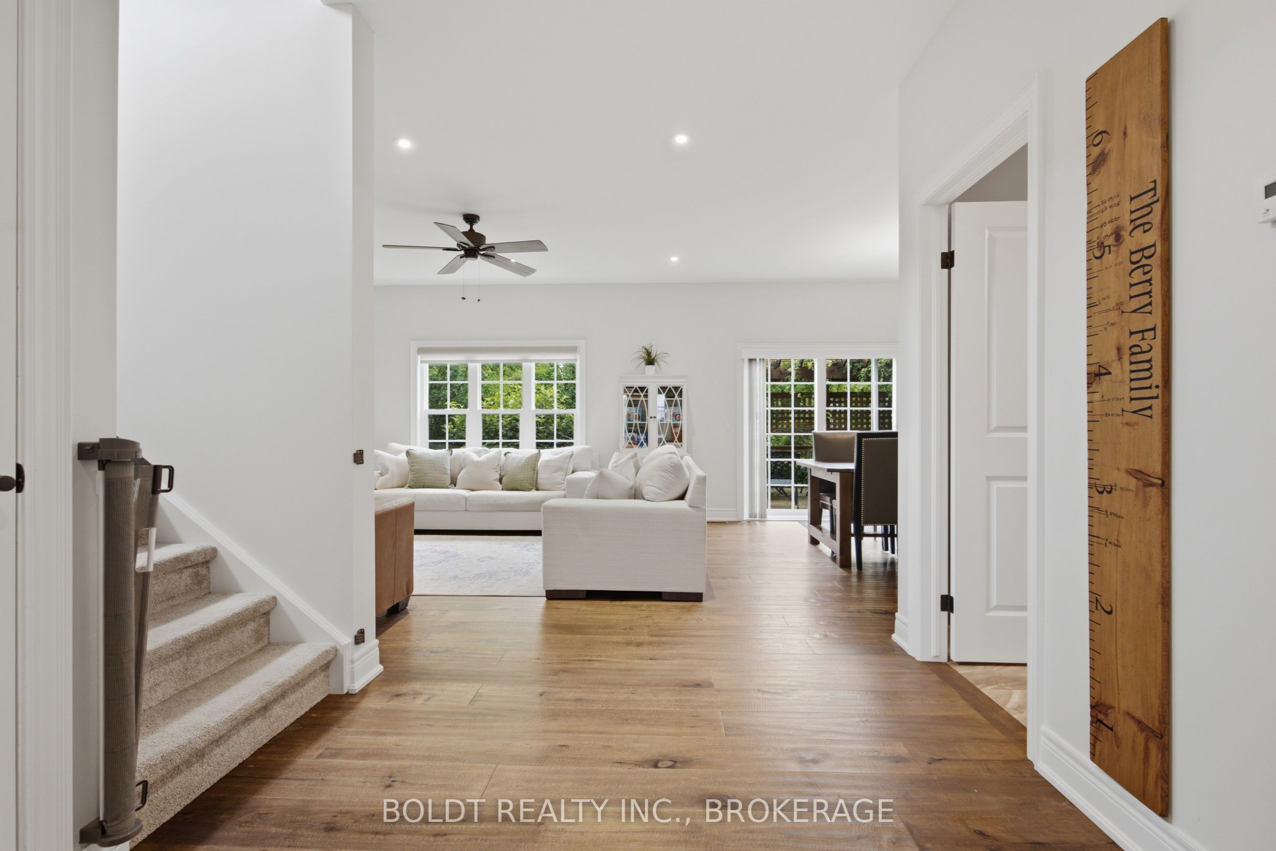 5 Gossen Drive Property Photo 6