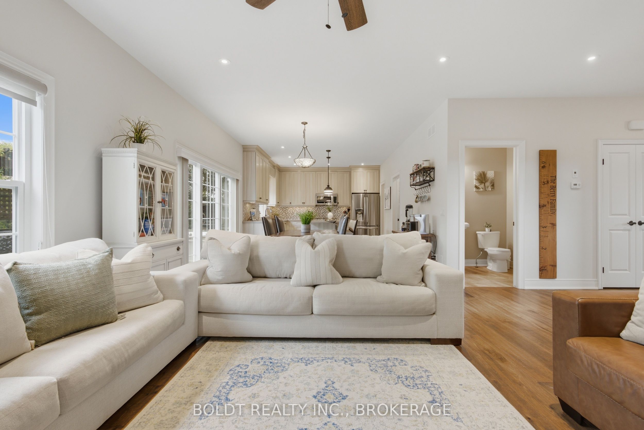 5 Gossen Drive Property Photo 8