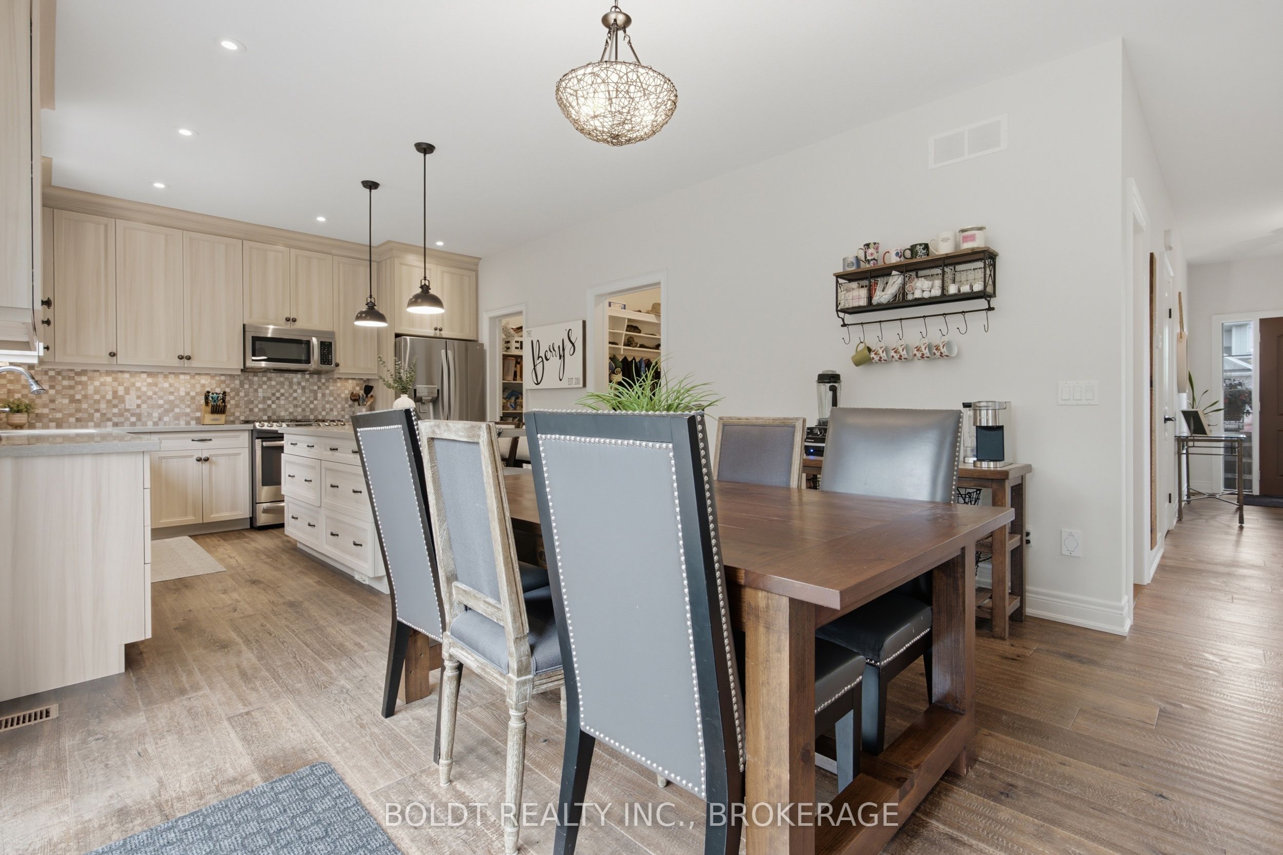 5 Gossen Drive Property Photo 10