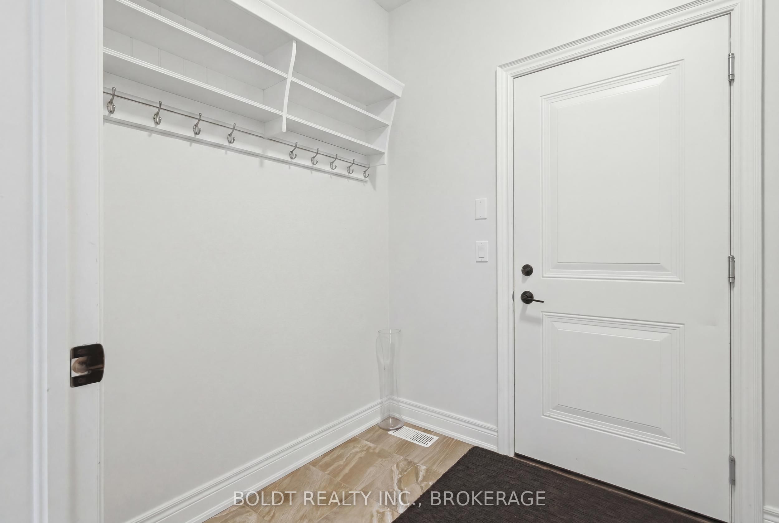 5 Gossen Drive Property Photo 17