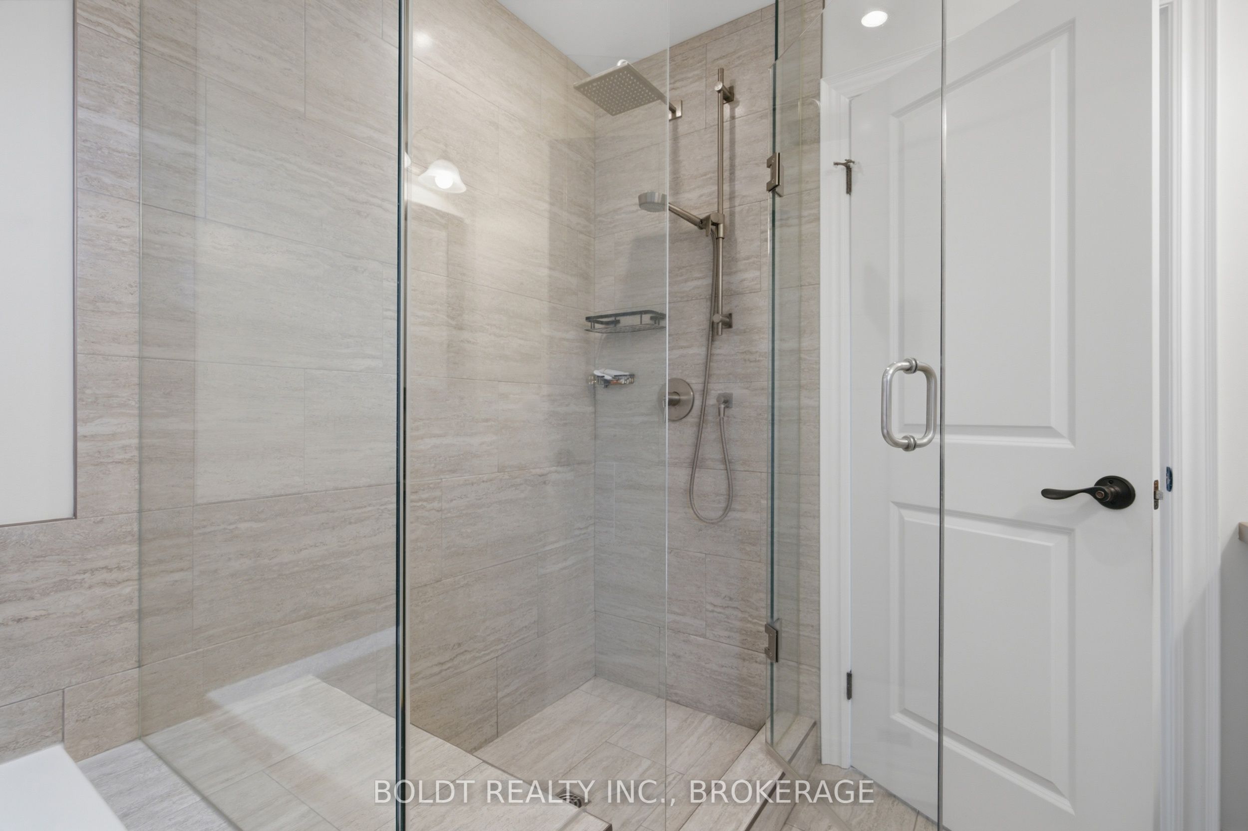 5 Gossen Drive Property Photo 20