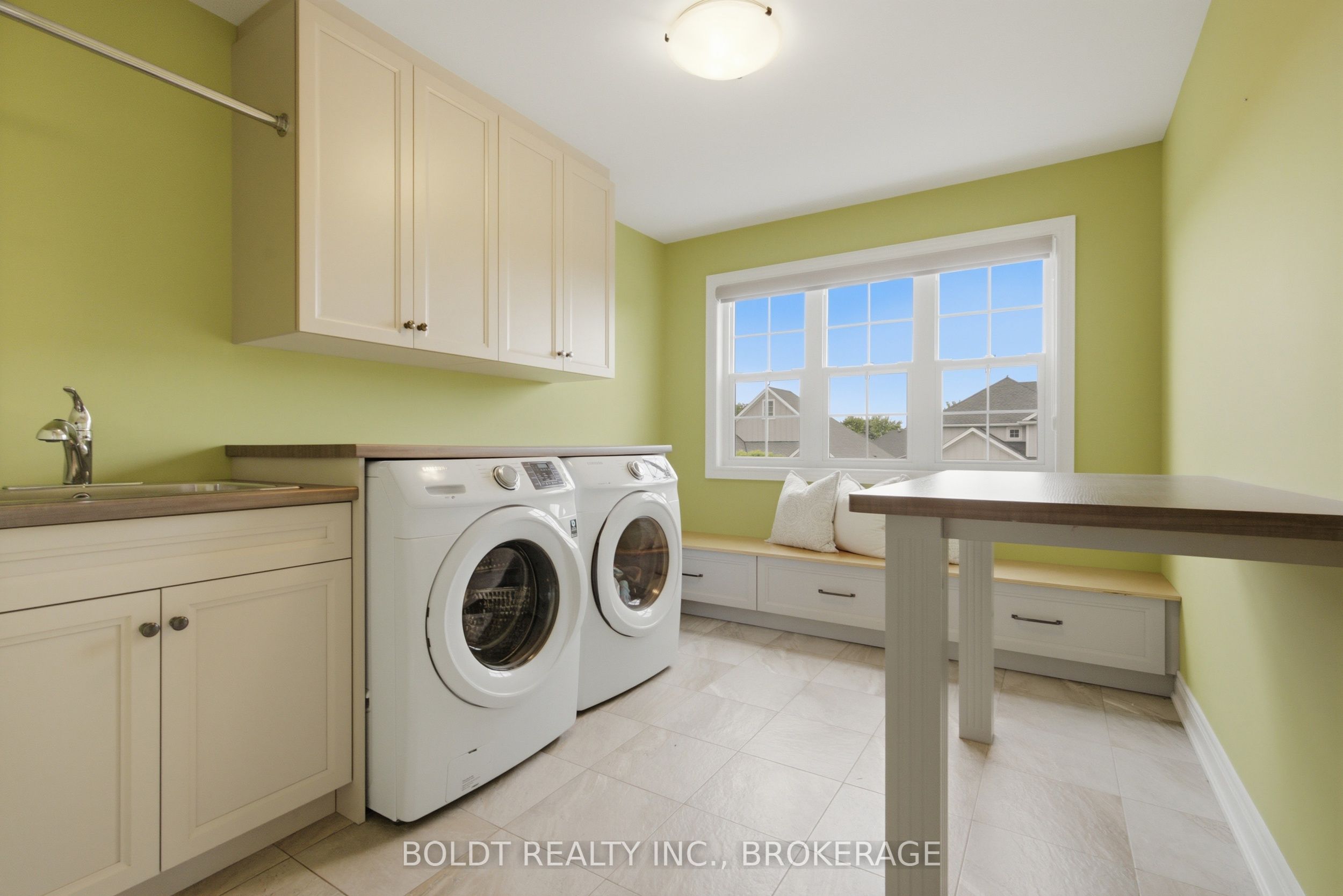5 Gossen Drive Property Photo 27