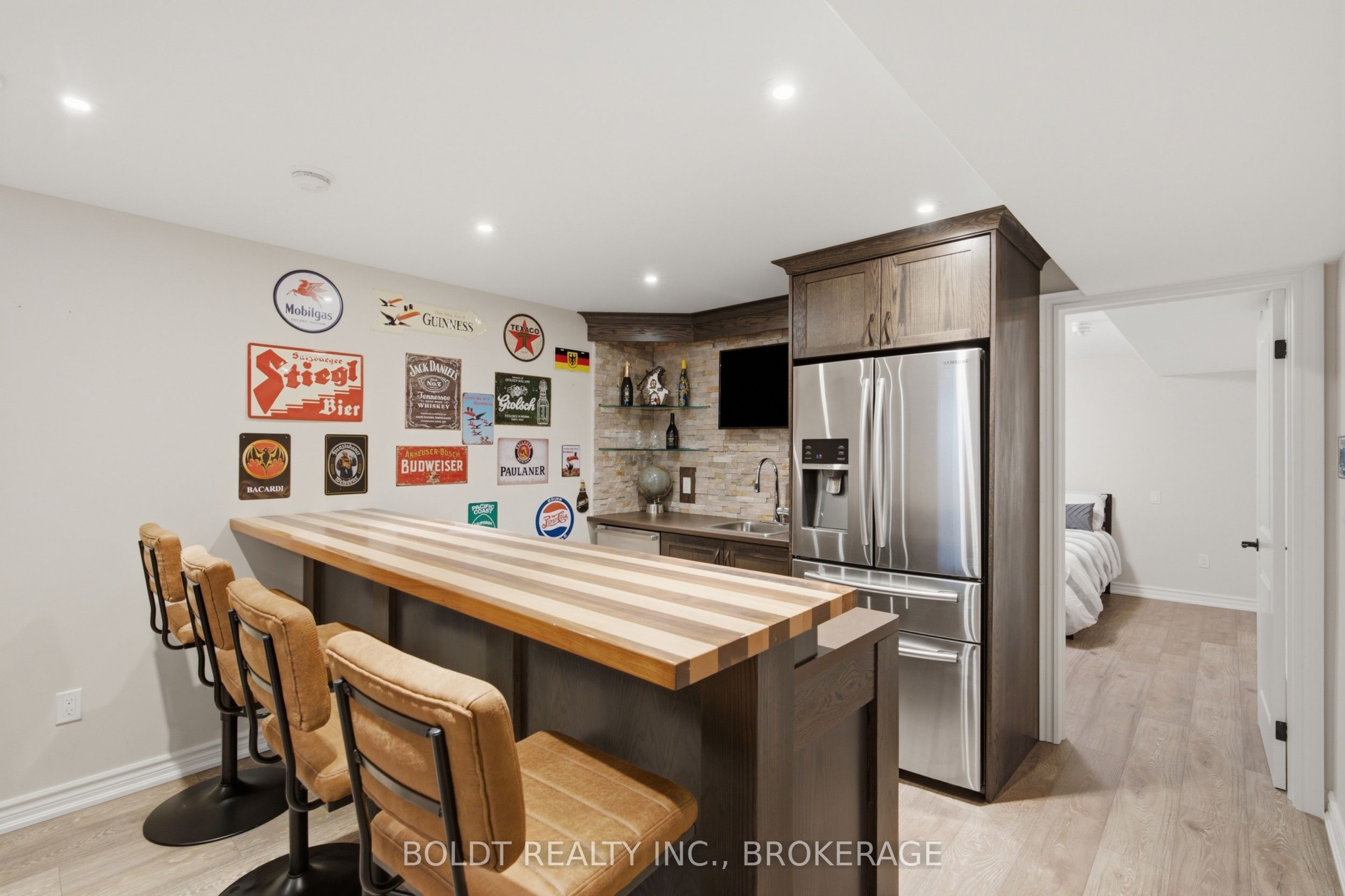 5 Gossen Drive Property Photo 29