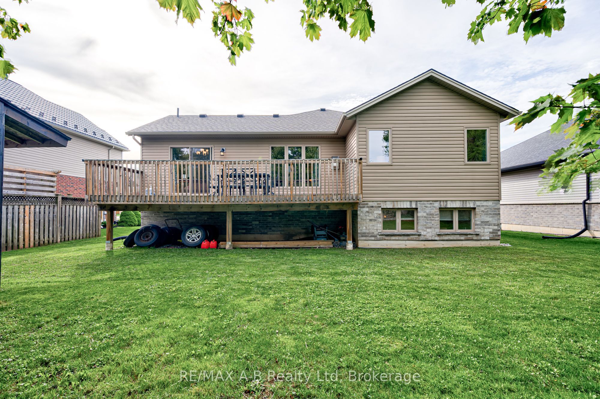 79 Sylvia Street Property Photo 39