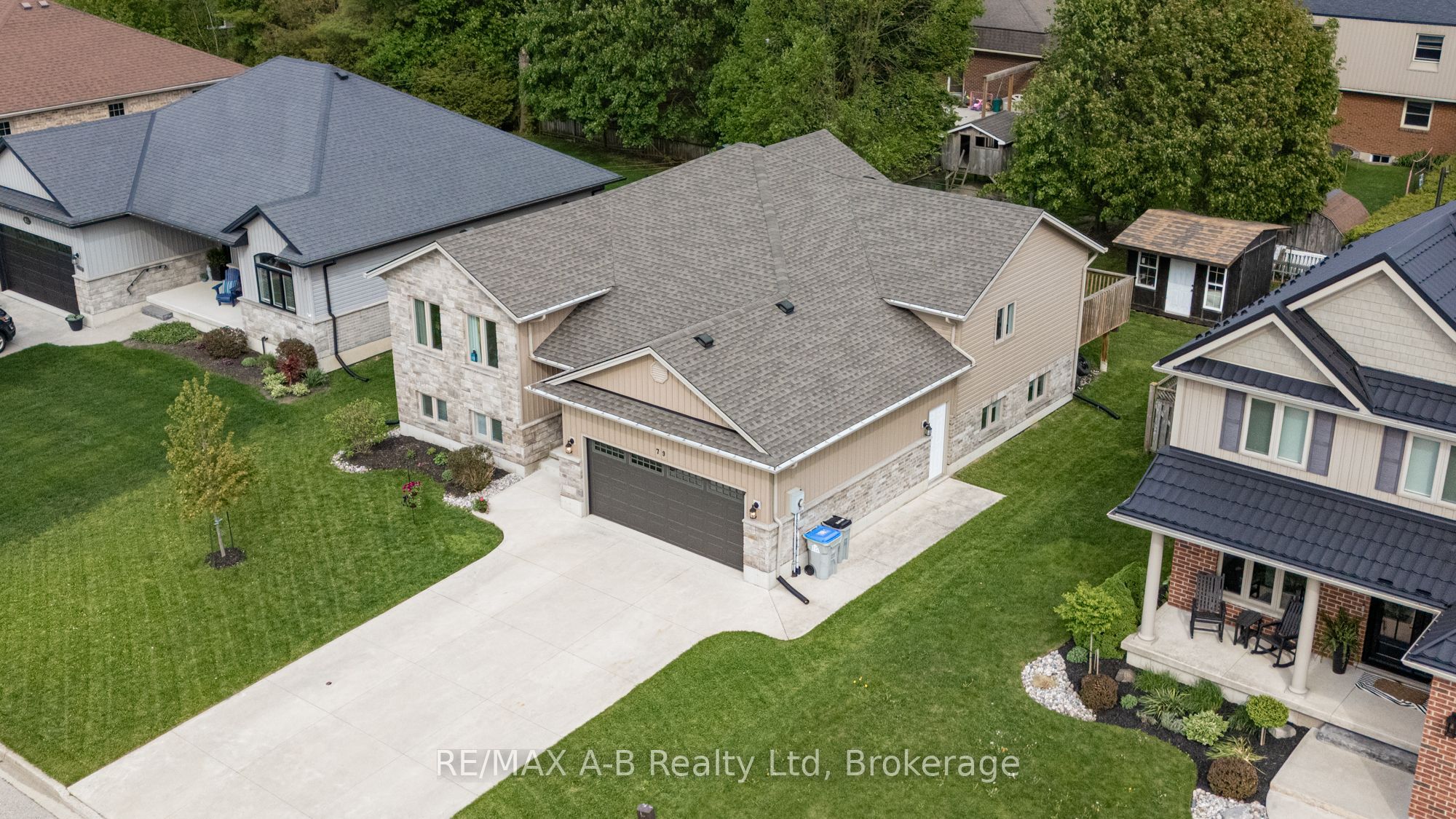 79 Sylvia Street Property Photo 43