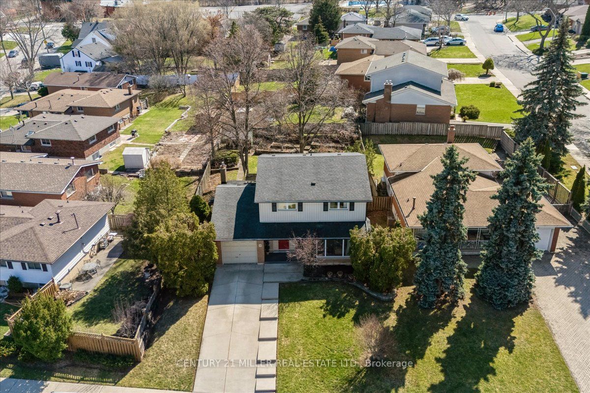 5 Cortina Crescent Property Photo 1
