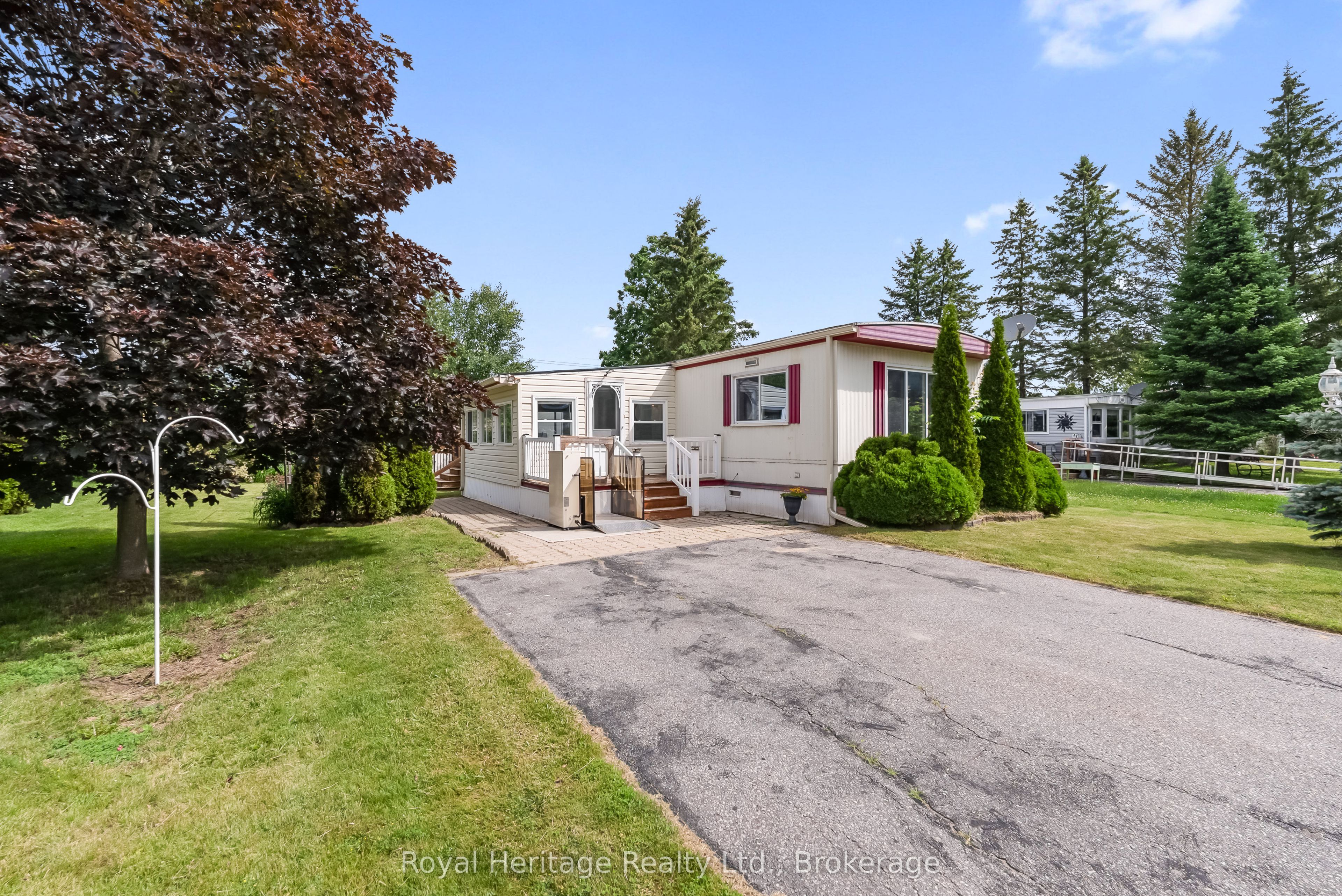 19 Park Crescent Property Photo 1