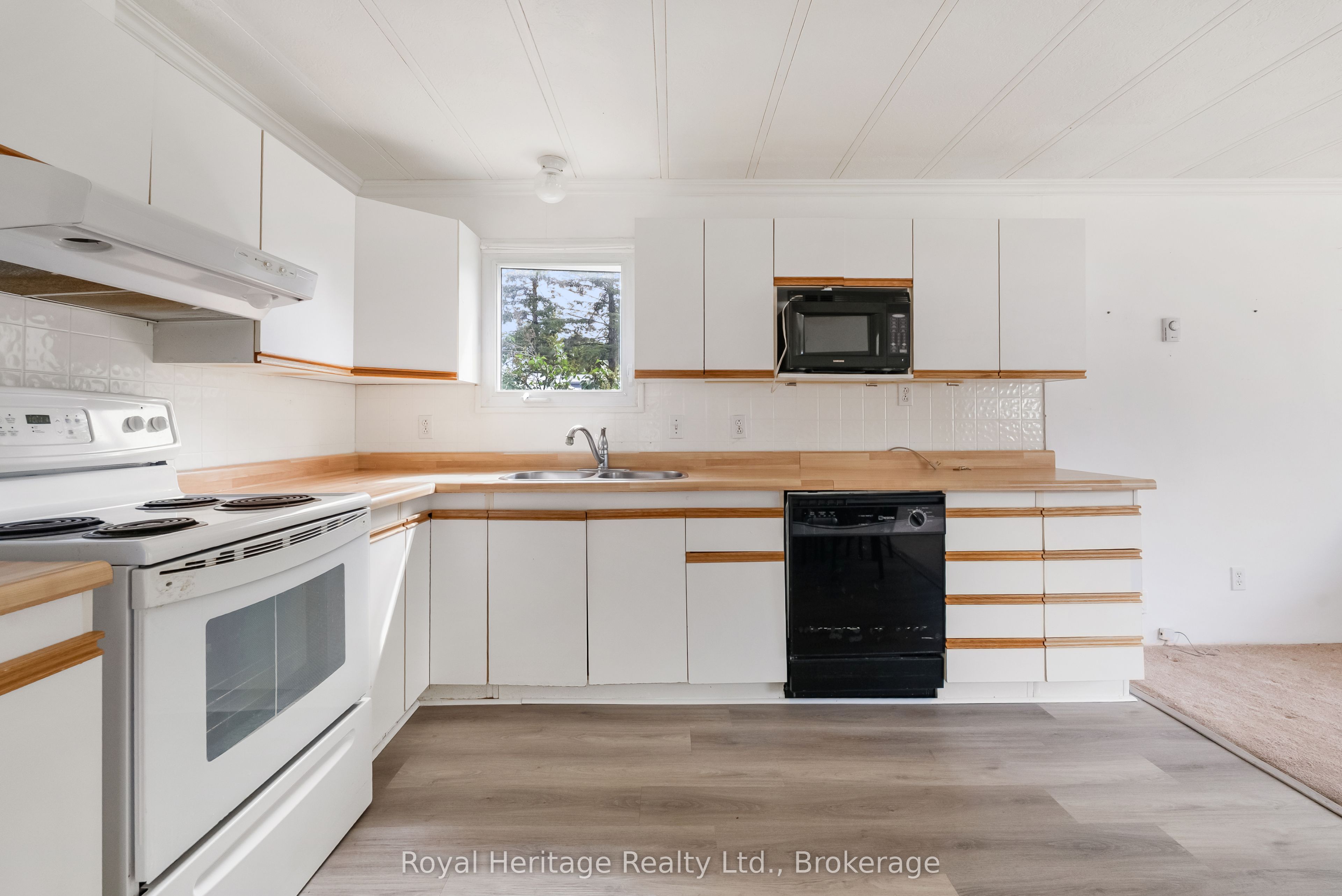 19 Park Crescent Property Photo 6