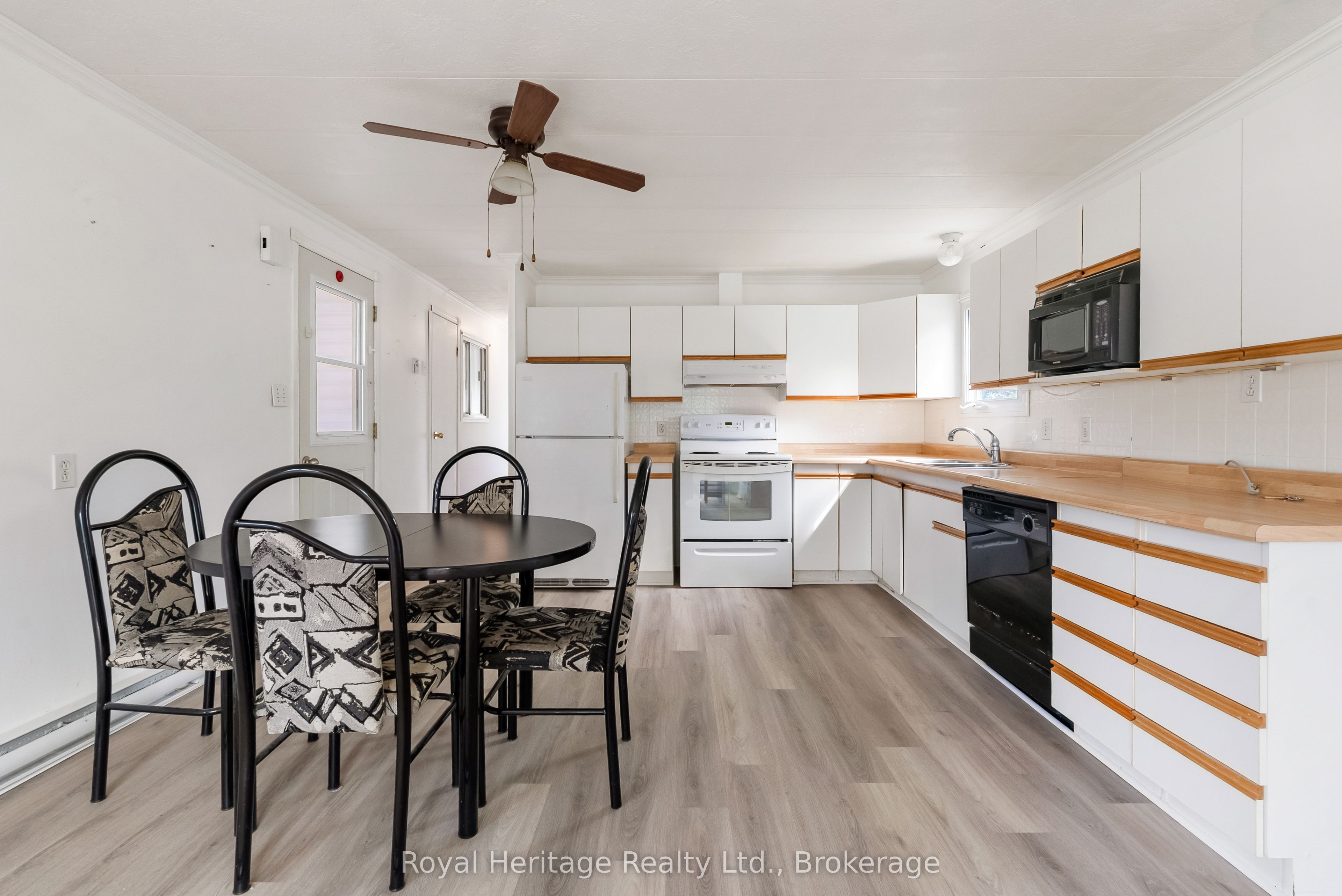 19 Park Crescent Property Photo 8