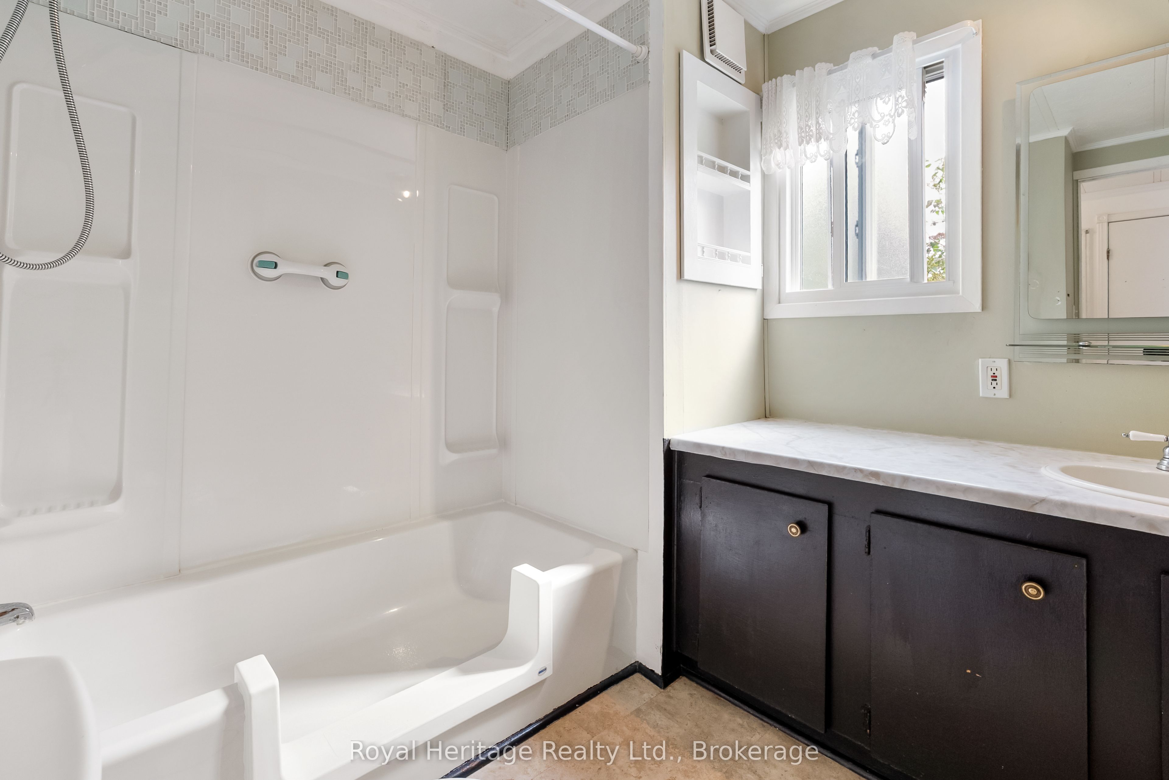 19 Park Crescent Property Photo 12