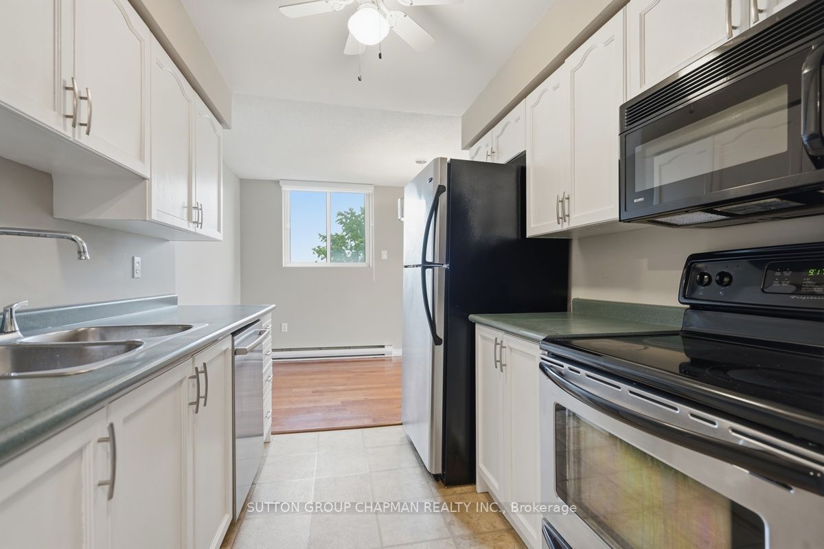 127 Belmont Drive 403 Property Photo 17