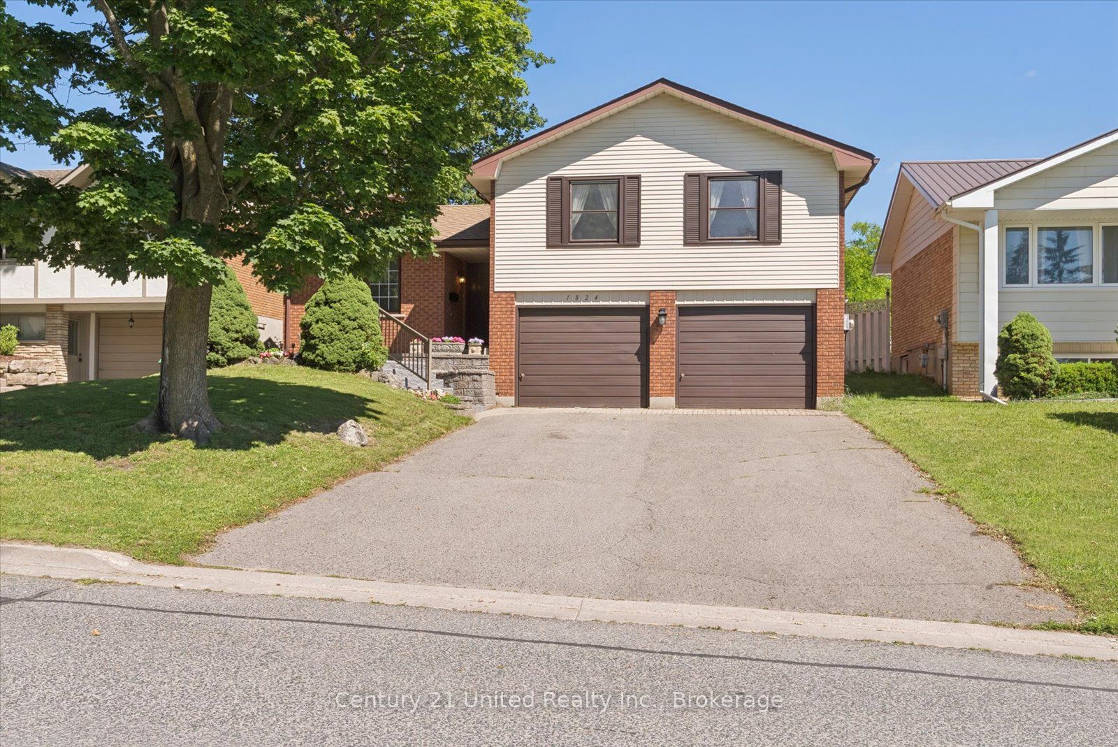 1824 Mapleridge Drive