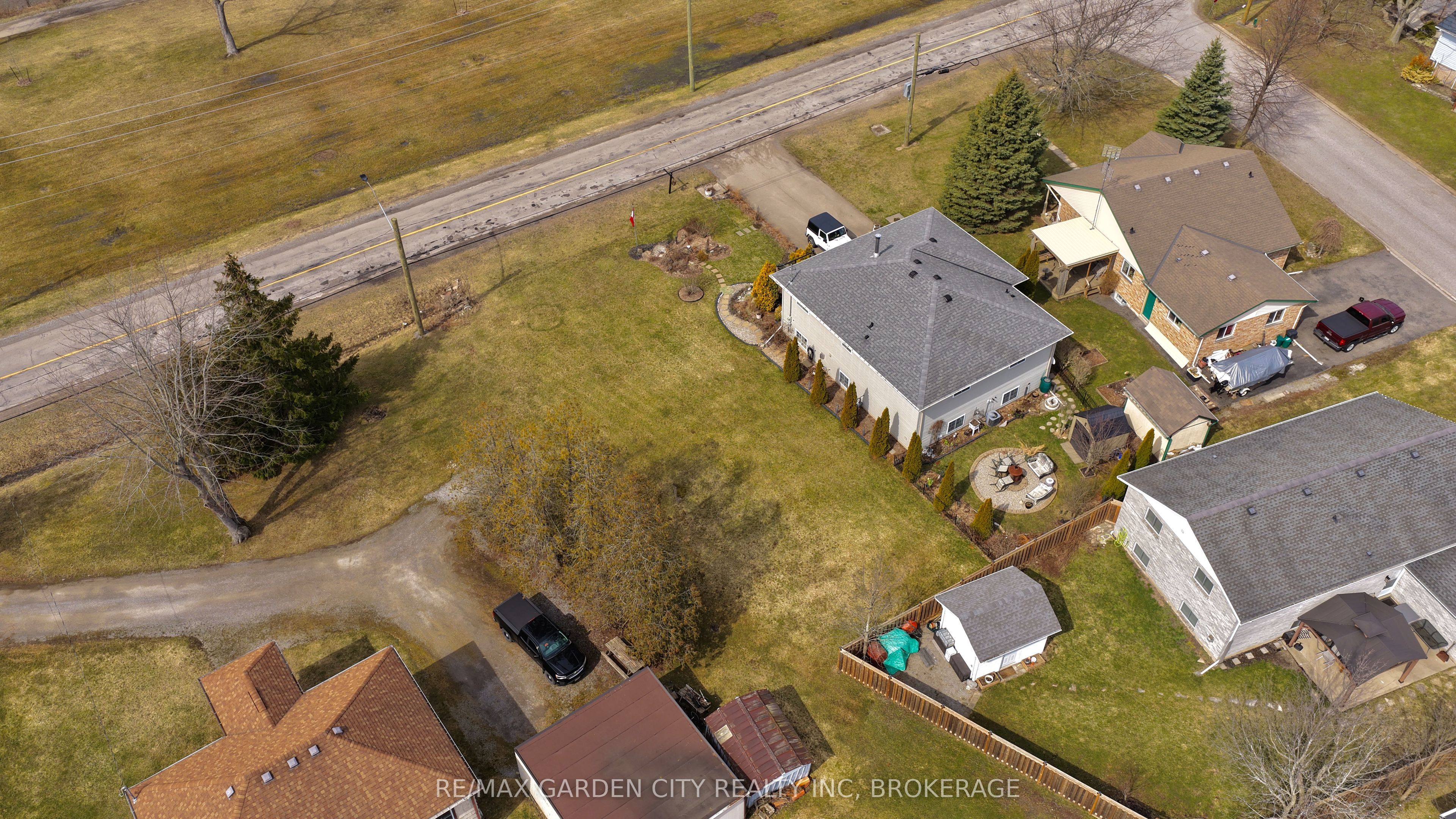 156 Kingsway Property Photo 4