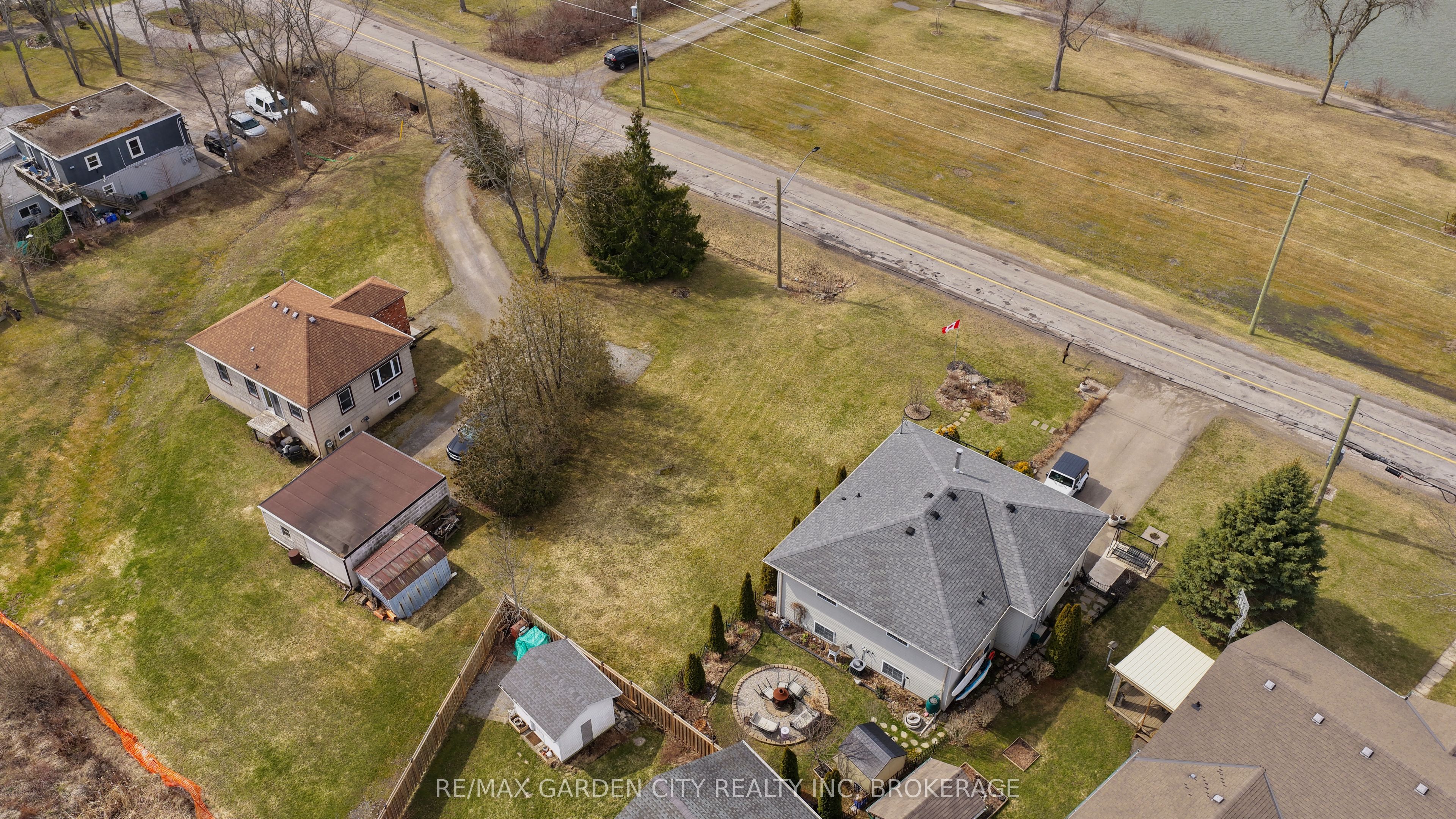 156 Kingsway Property Photo 6