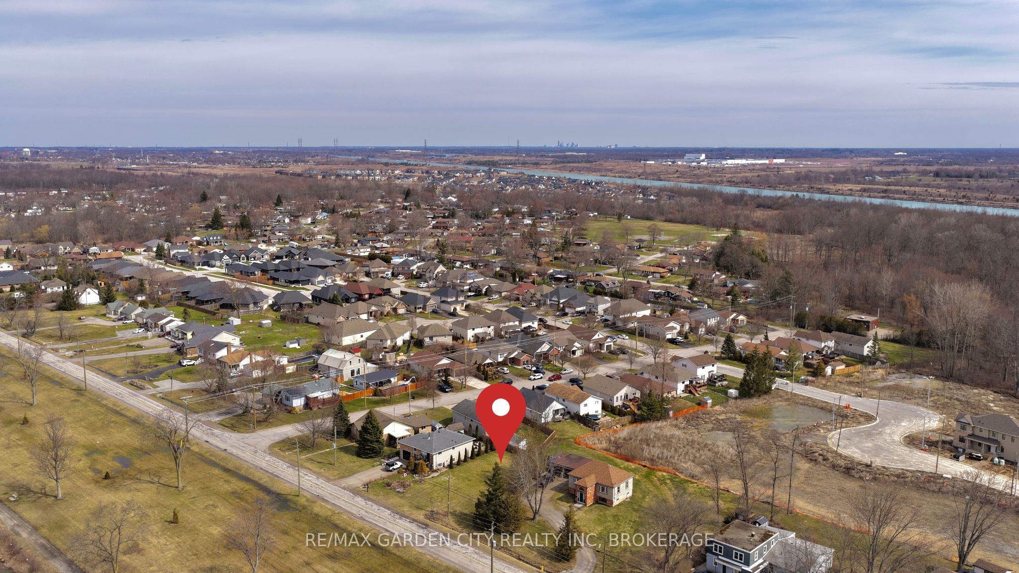 156 Kingsway Property Photo 11