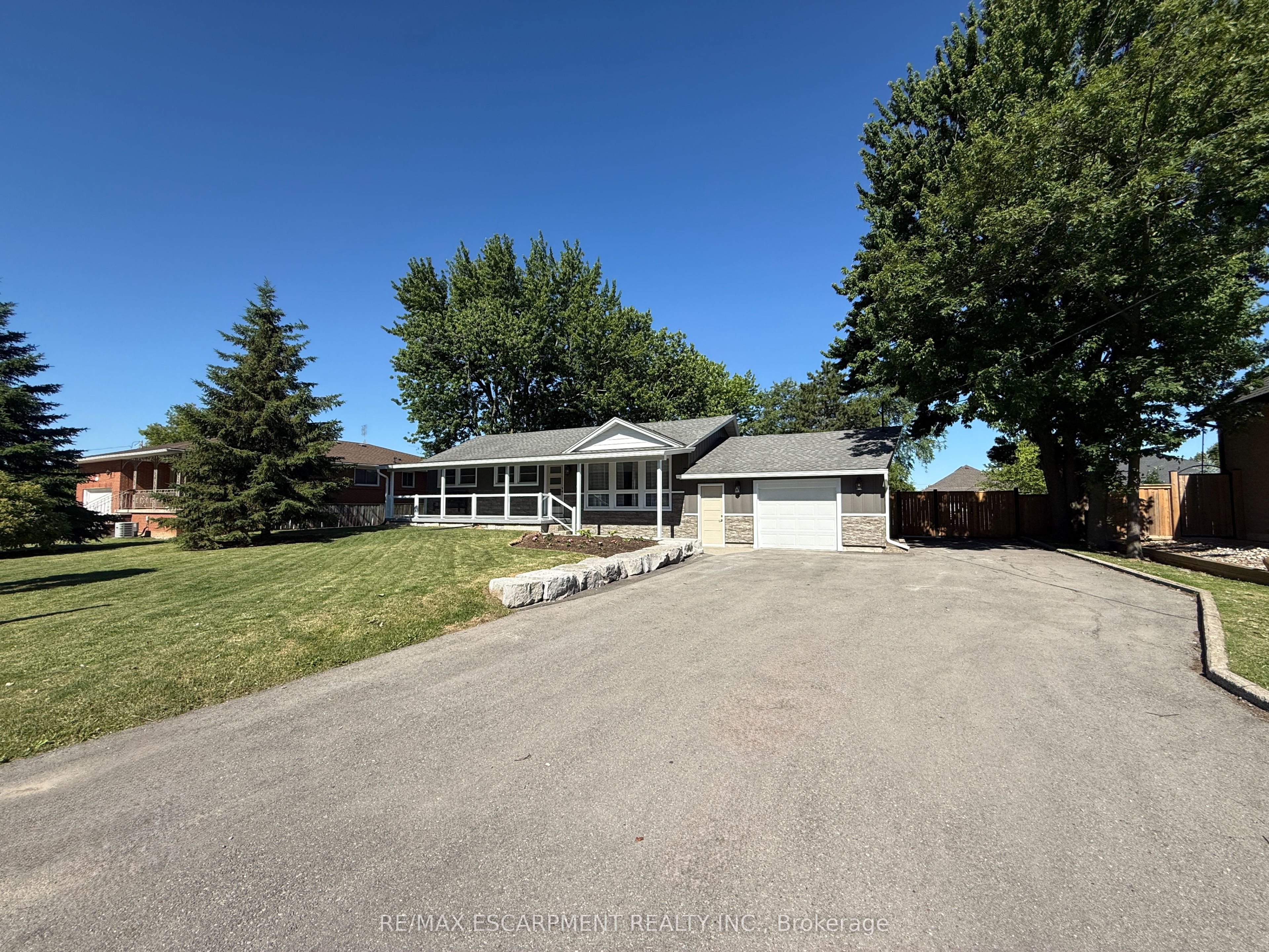 99 Byron Avenue Property Photo 2