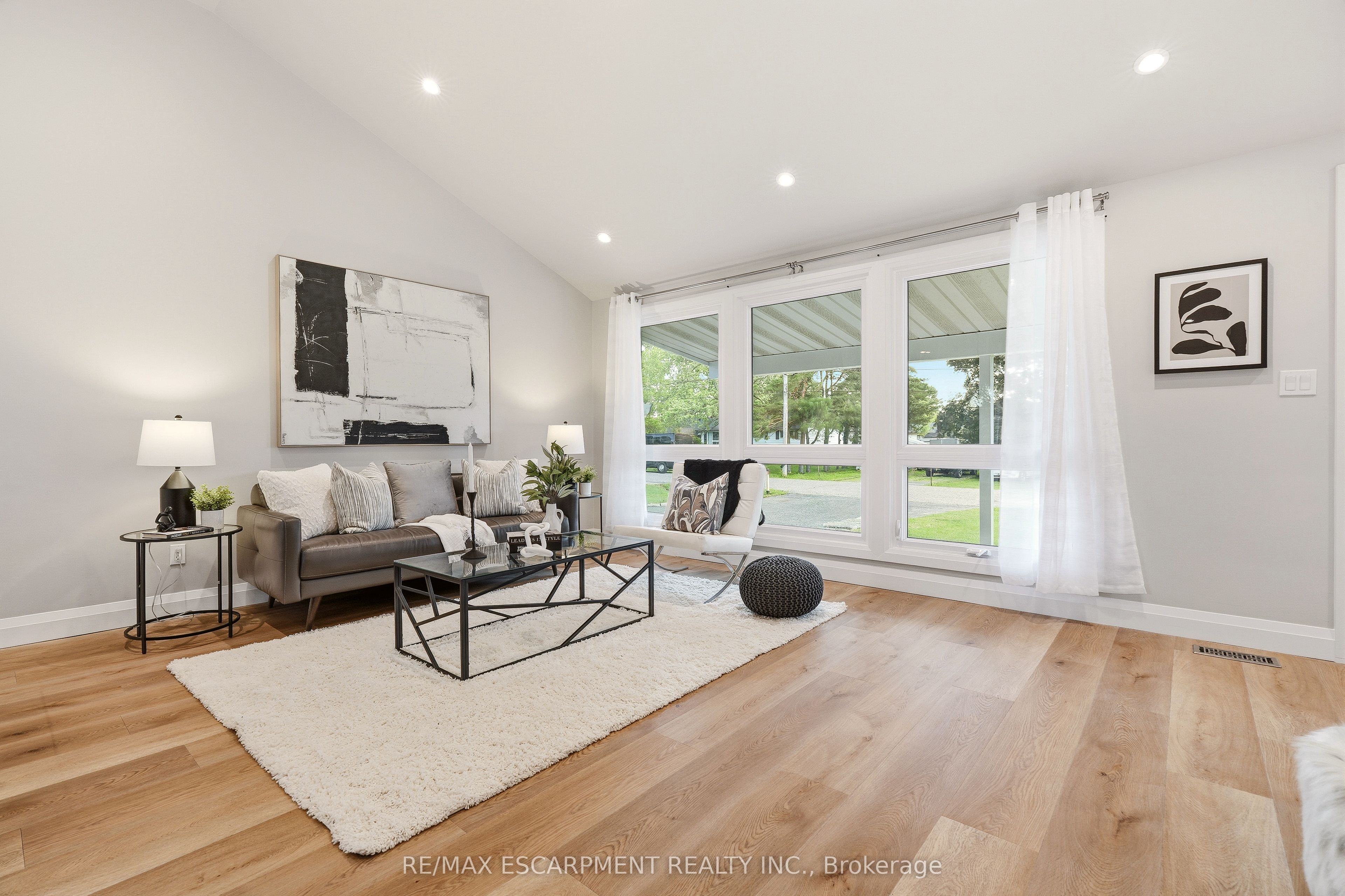 99 Byron Avenue Property Photo 6