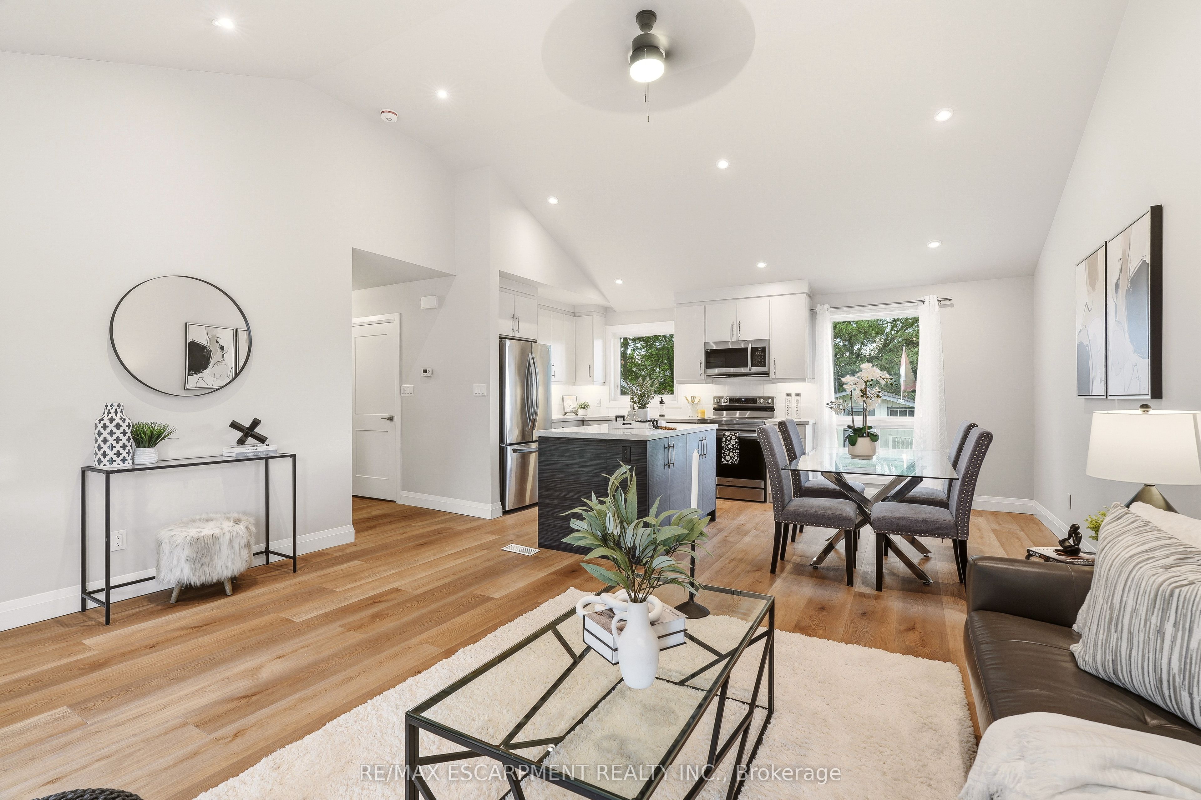 99 Byron Avenue Property Photo 8