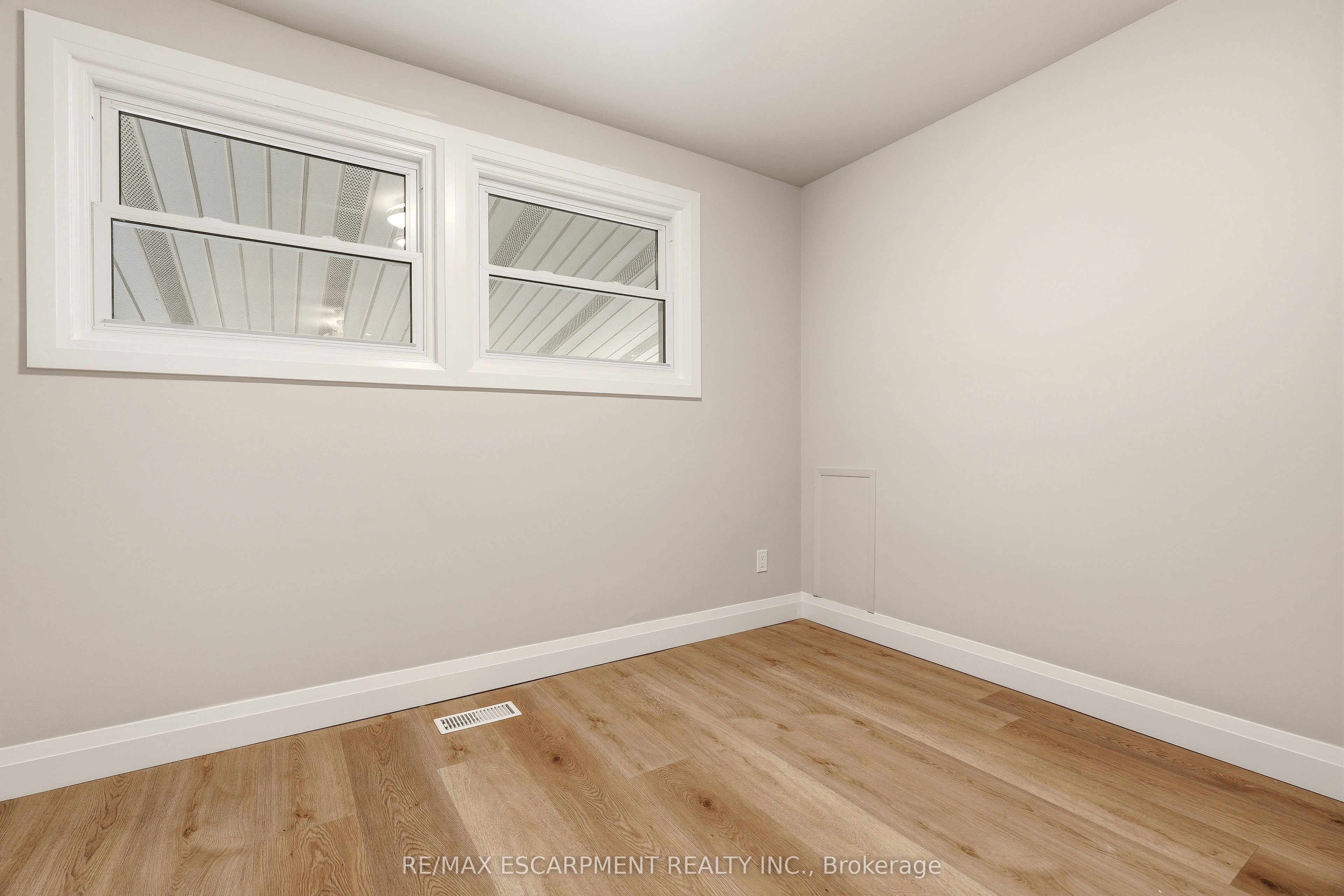 99 Byron Avenue Property Photo 18