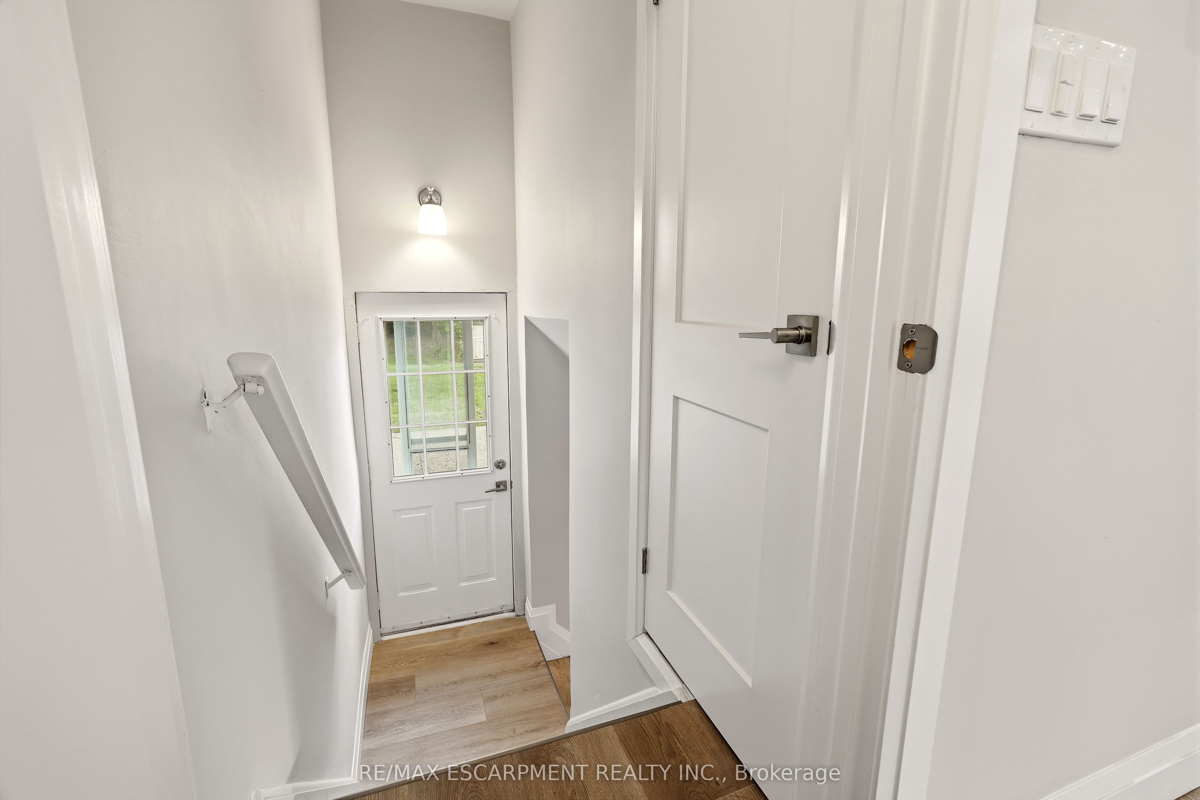 99 Byron Avenue Property Photo 21