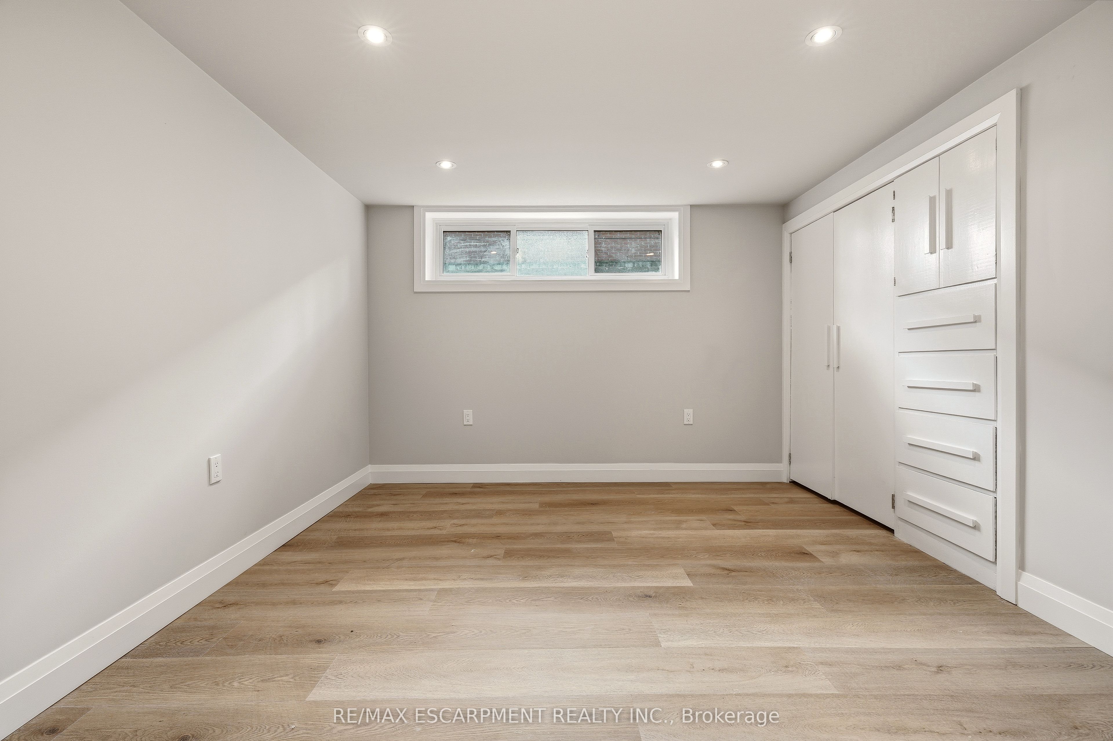 99 Byron Avenue Property Photo 25