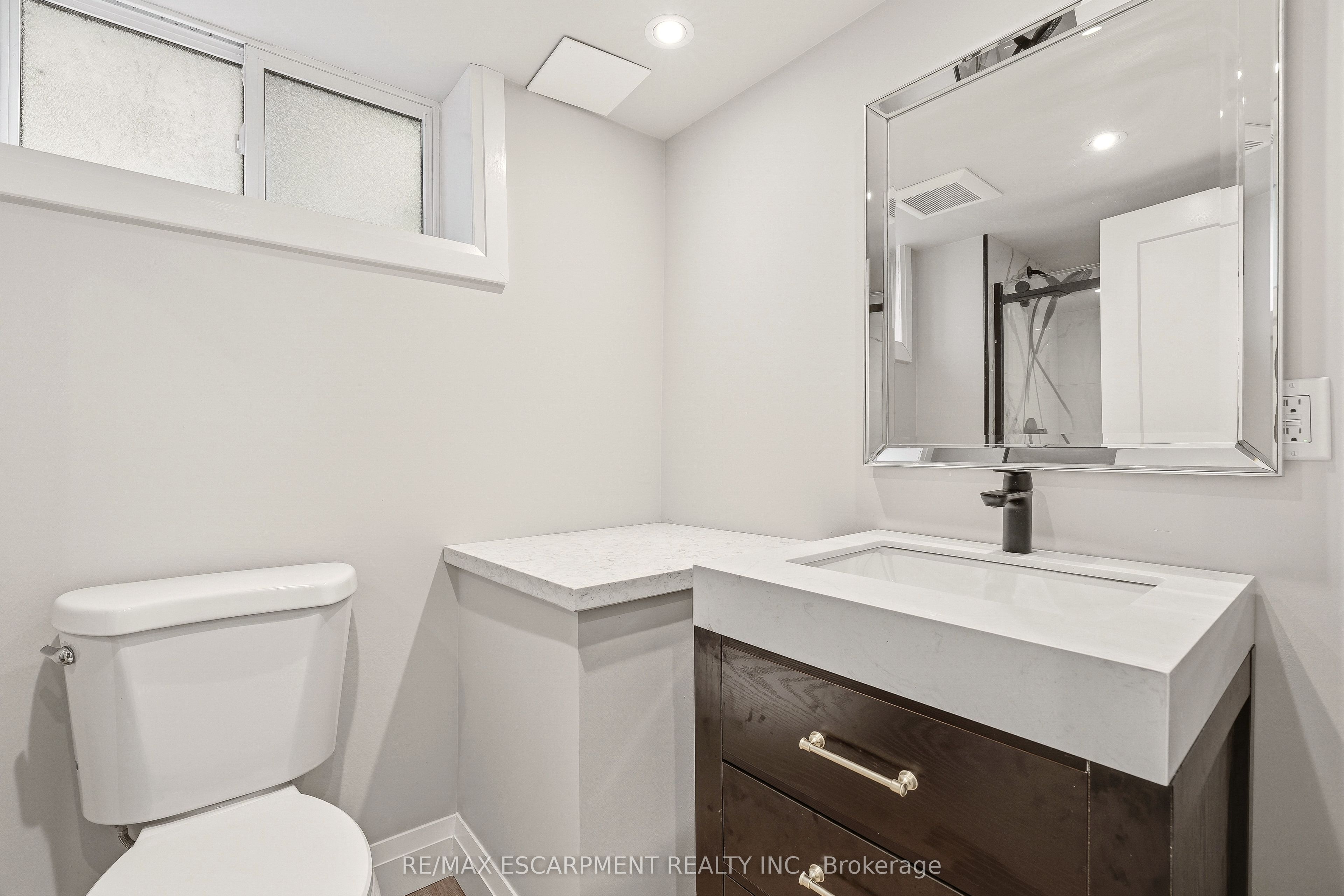 99 Byron Avenue Property Photo 26