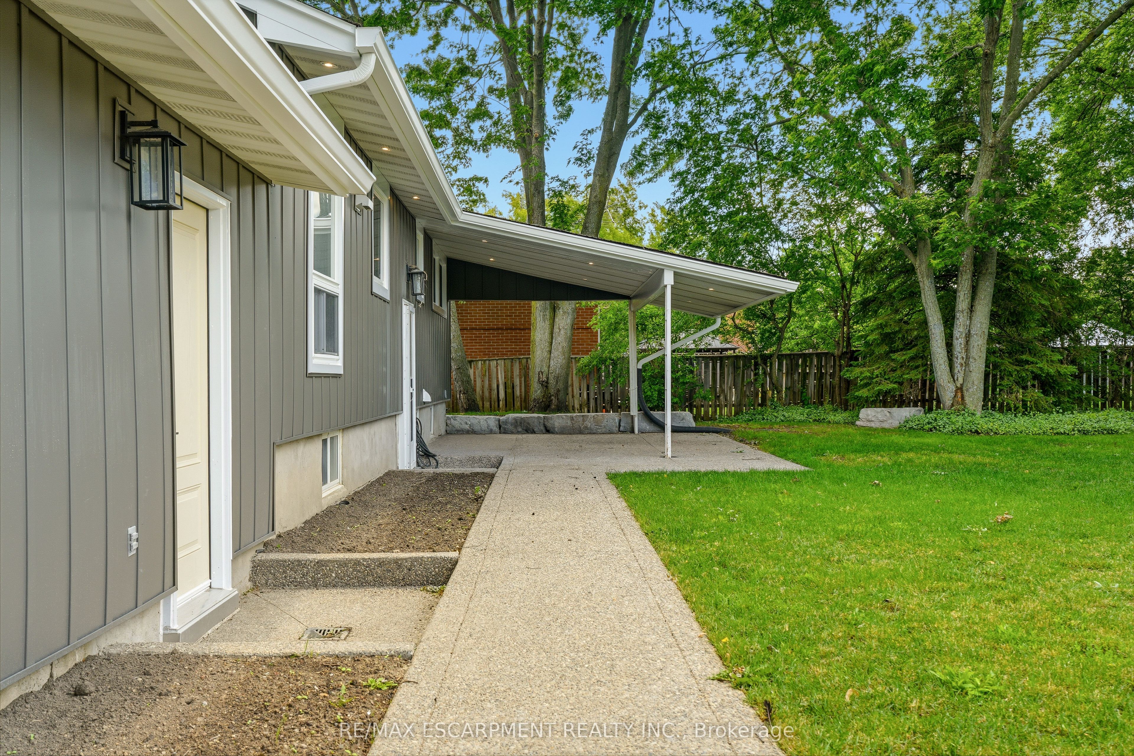 99 Byron Avenue Property Photo 31