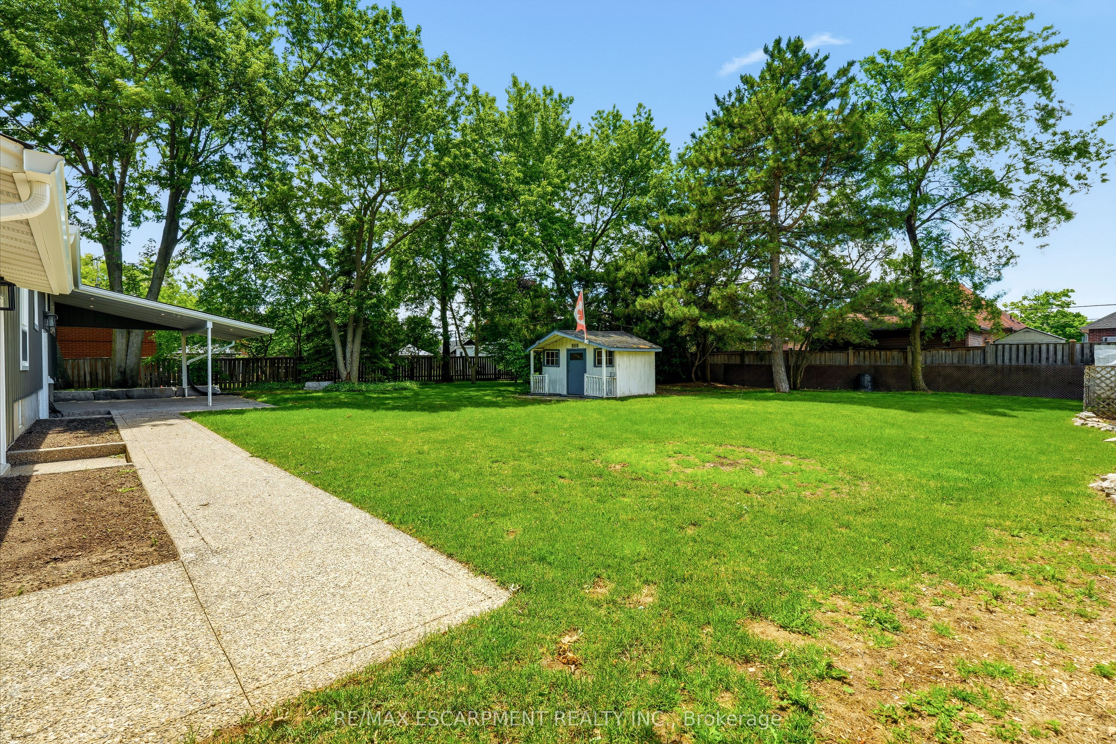 99 Byron Avenue Property Photo 32
