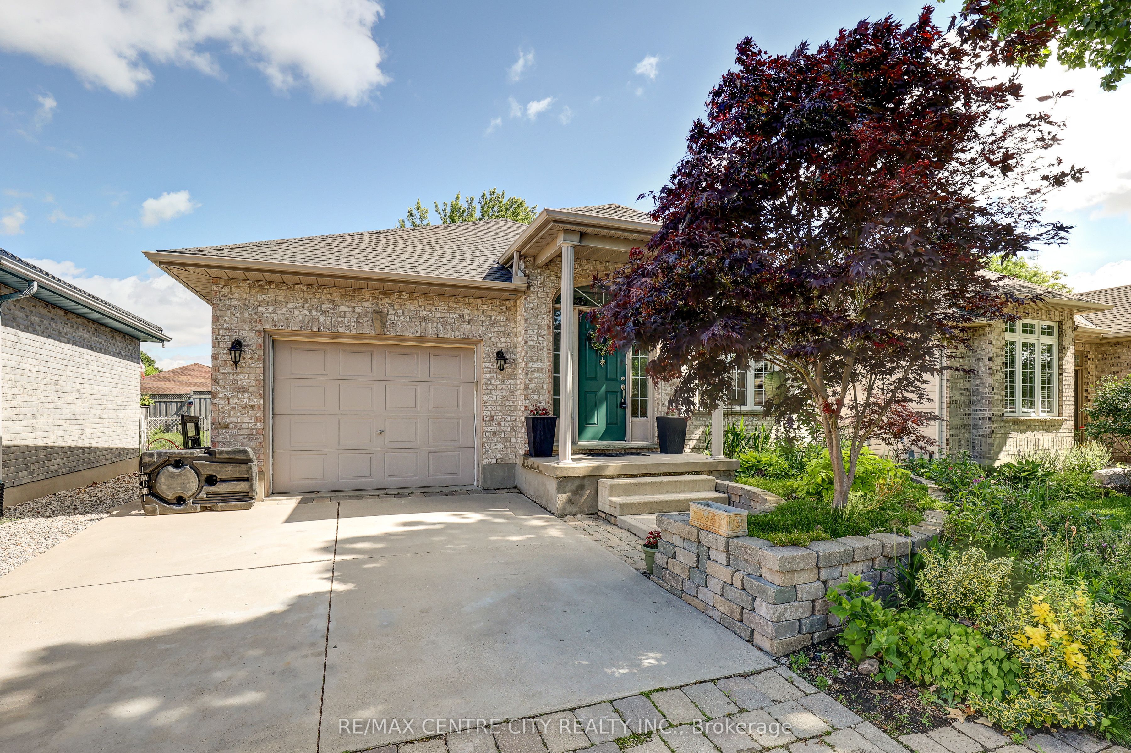 24 Schreyer Drive Property Photo 1