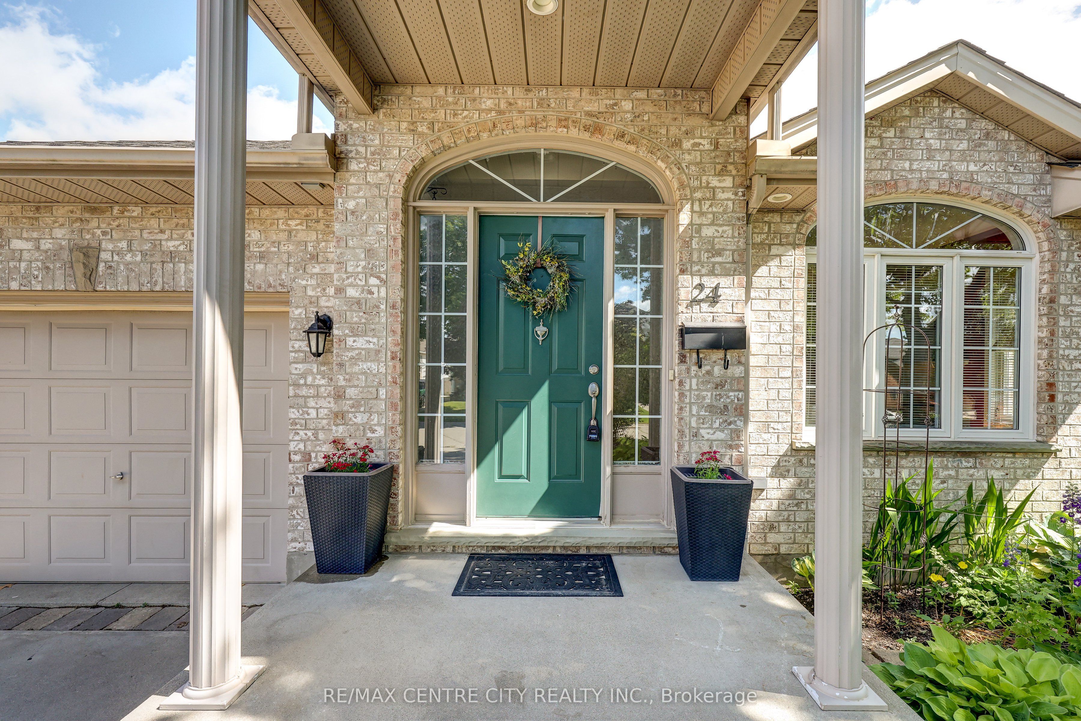 24 Schreyer Drive Property Photo 2