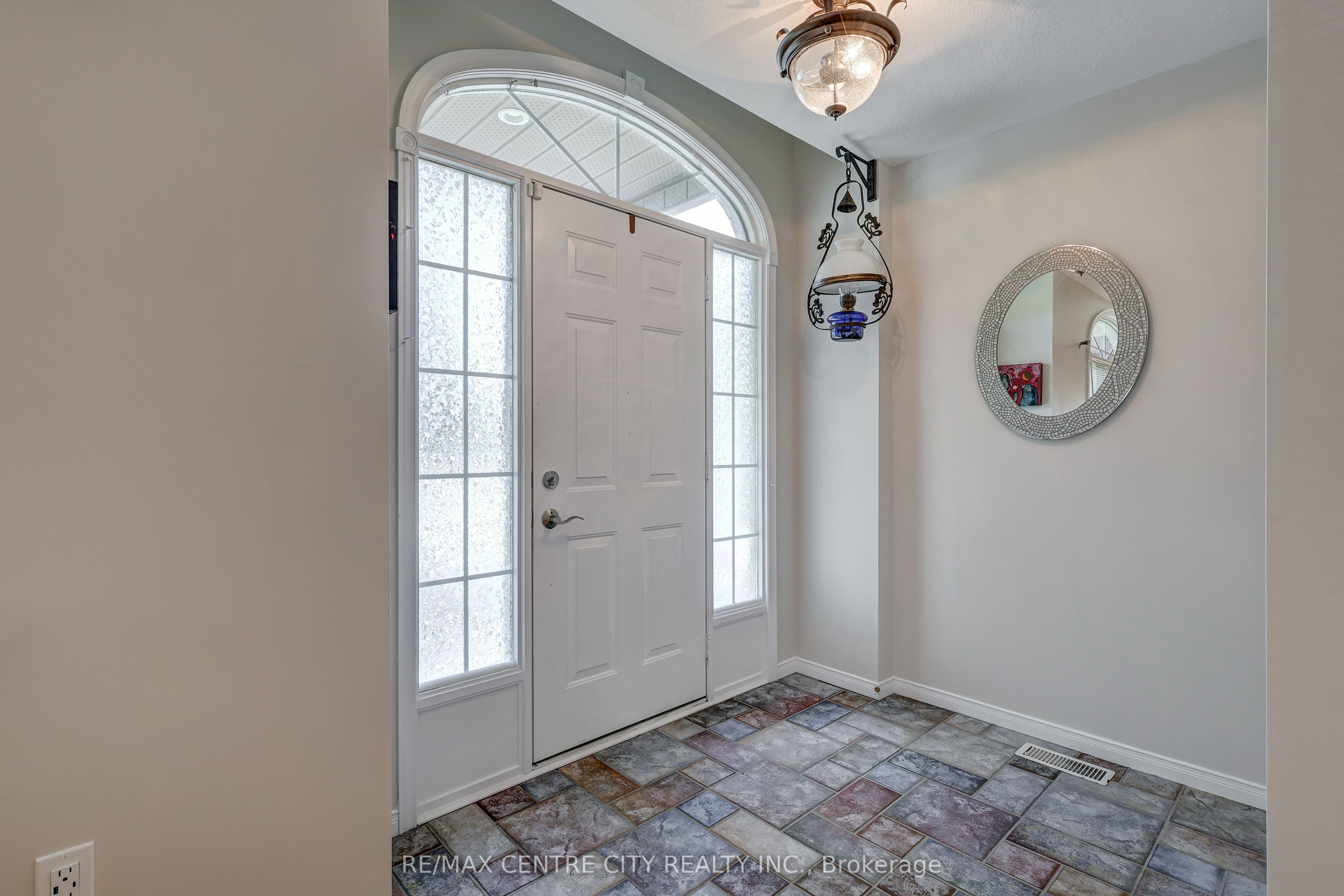 24 Schreyer Drive Property Photo 4