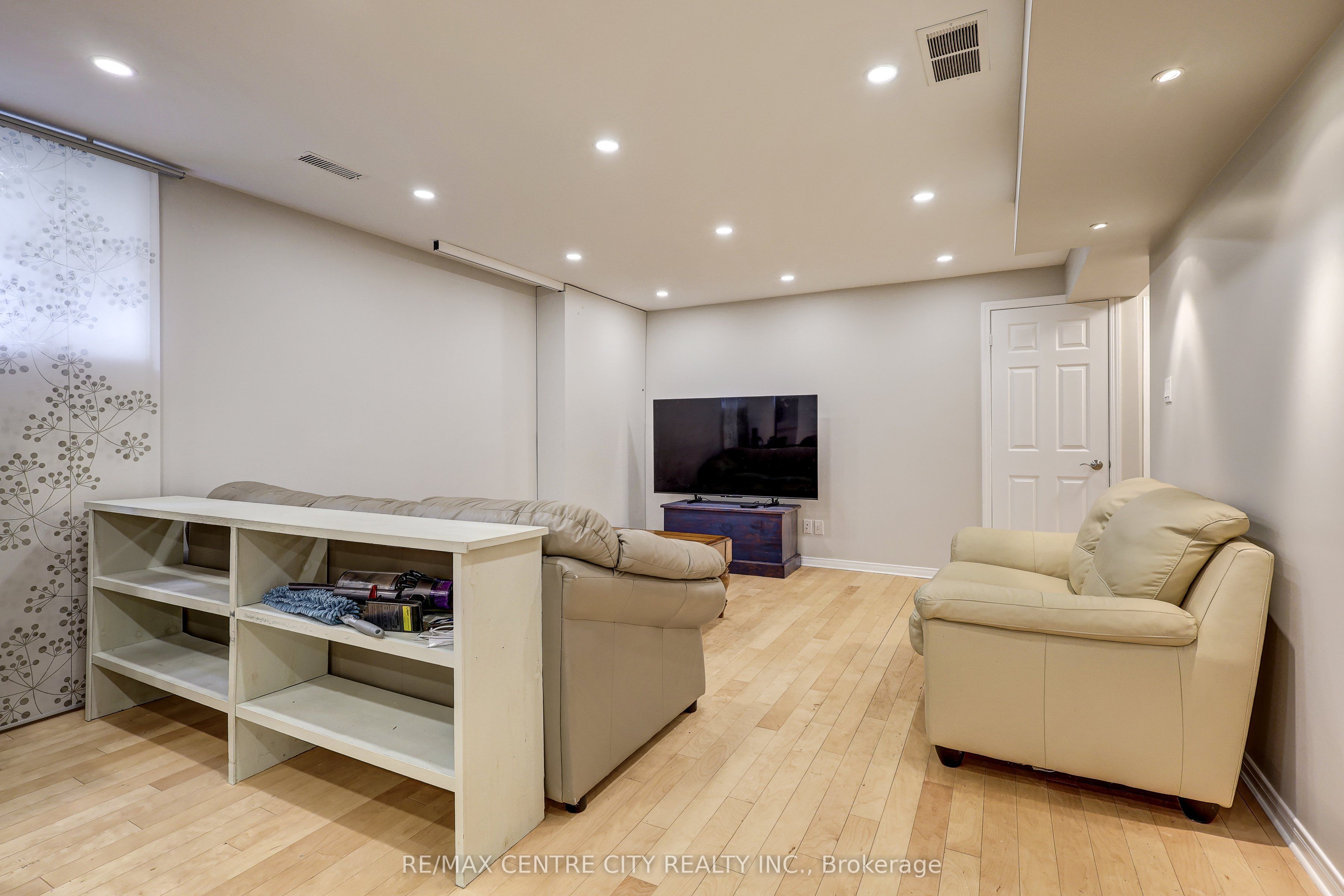 24 Schreyer Drive Property Photo 32