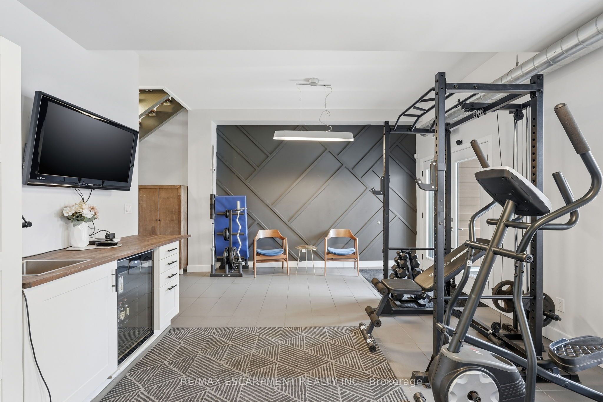 414 John Street Property Photo 37