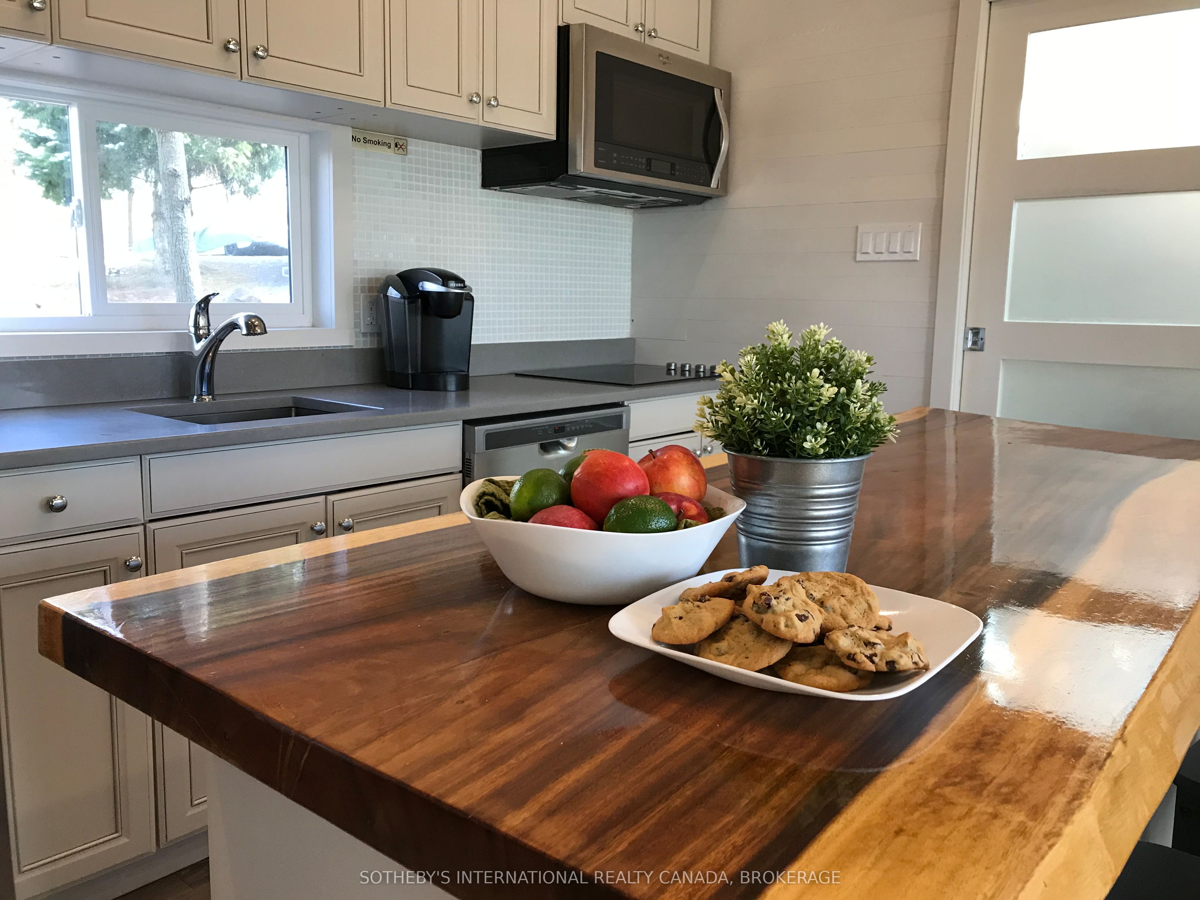 345 Thousand Islands Parkway Property Photo 10