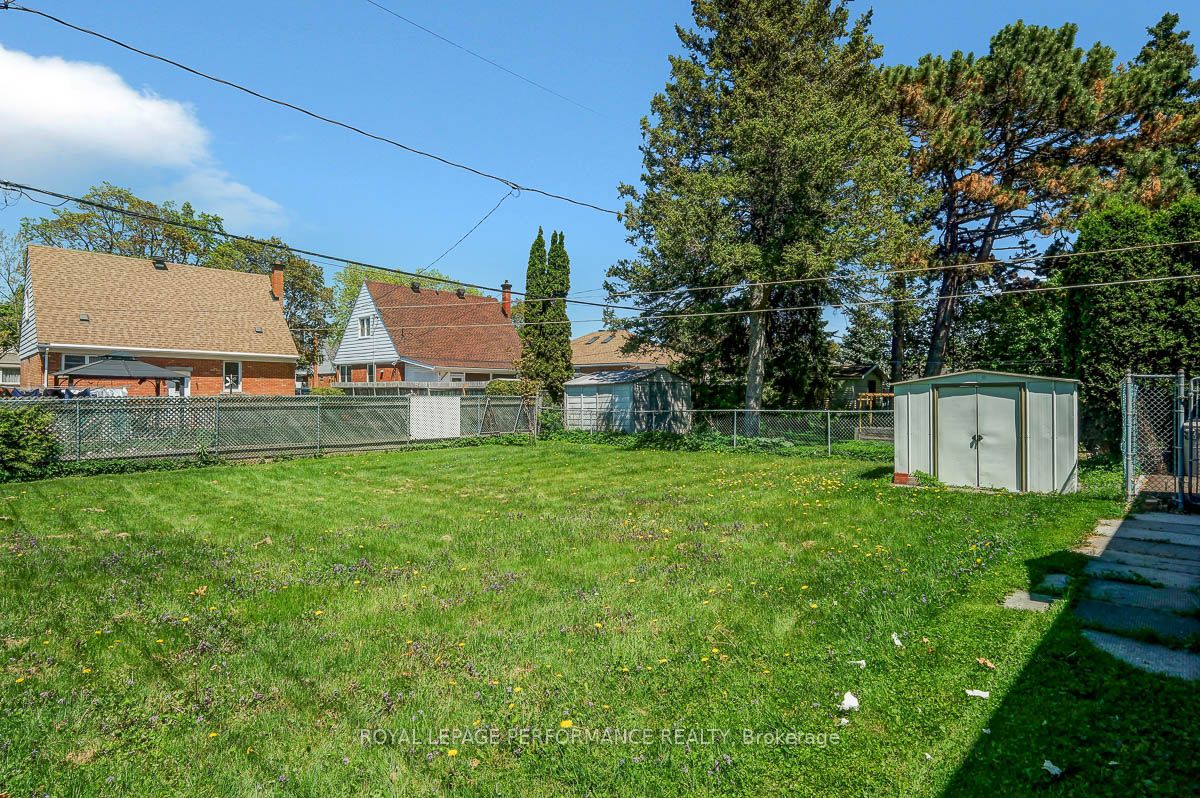 535 Dunbrack Street Property Photo 37
