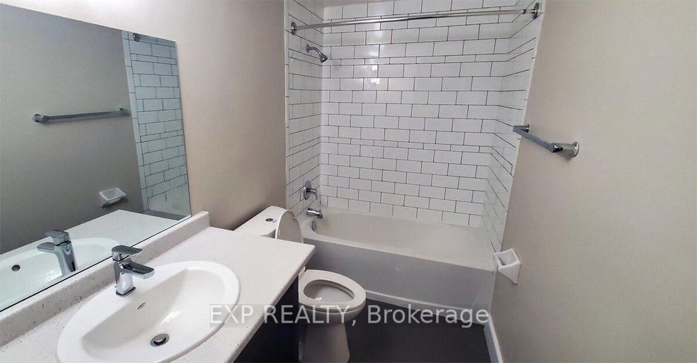 44 Berkley Drive 162 Property Photo 1