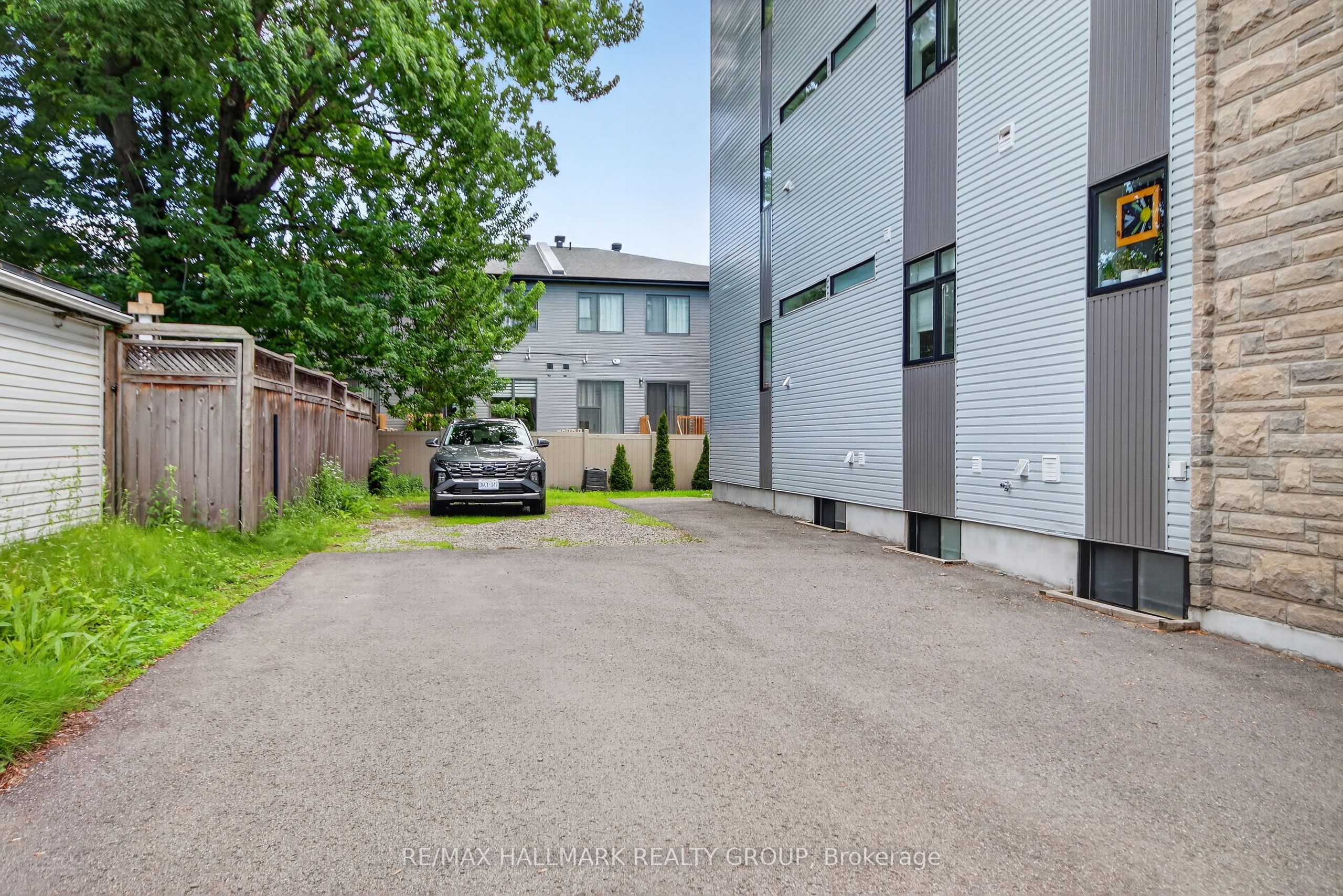 550 Guy Street Property Photo 16