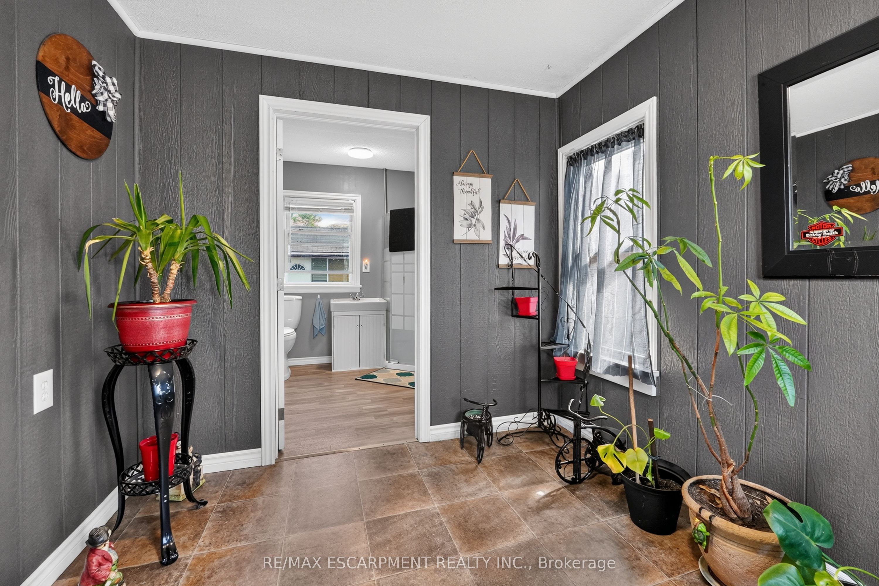 503 John Street Property Photo 8
