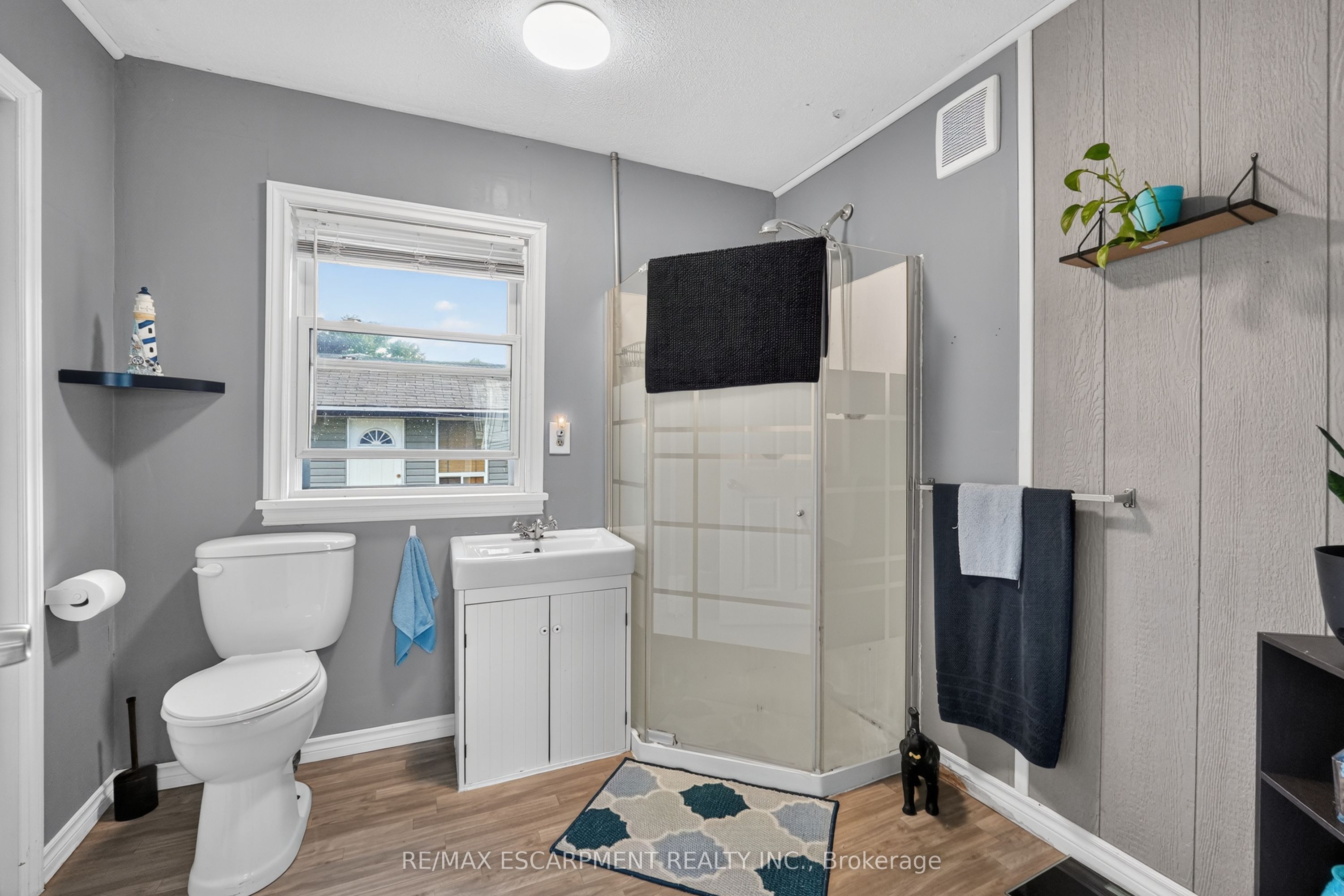 503 John Street Property Photo 10
