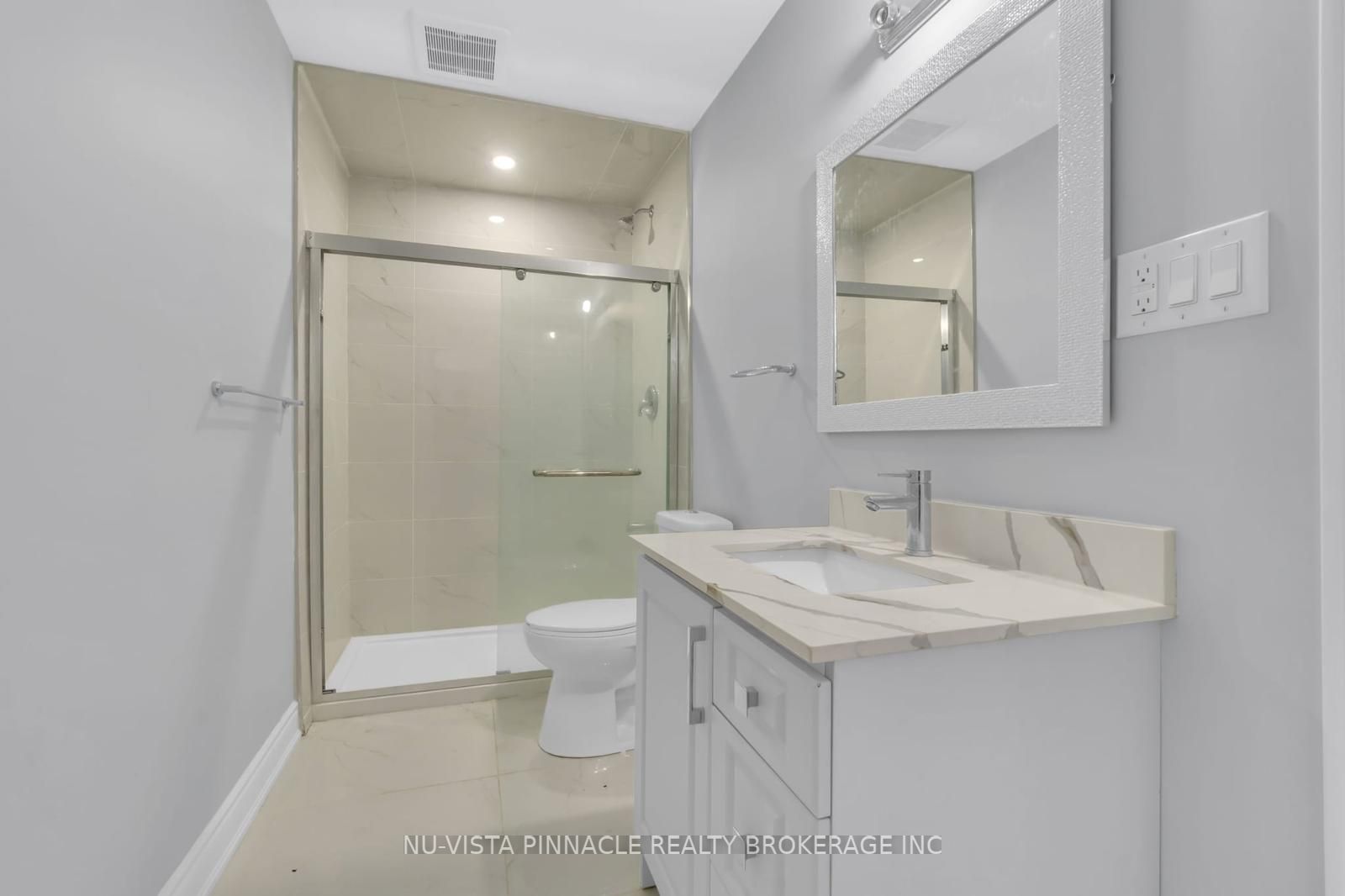 389 Lyle Street Property Photo 6
