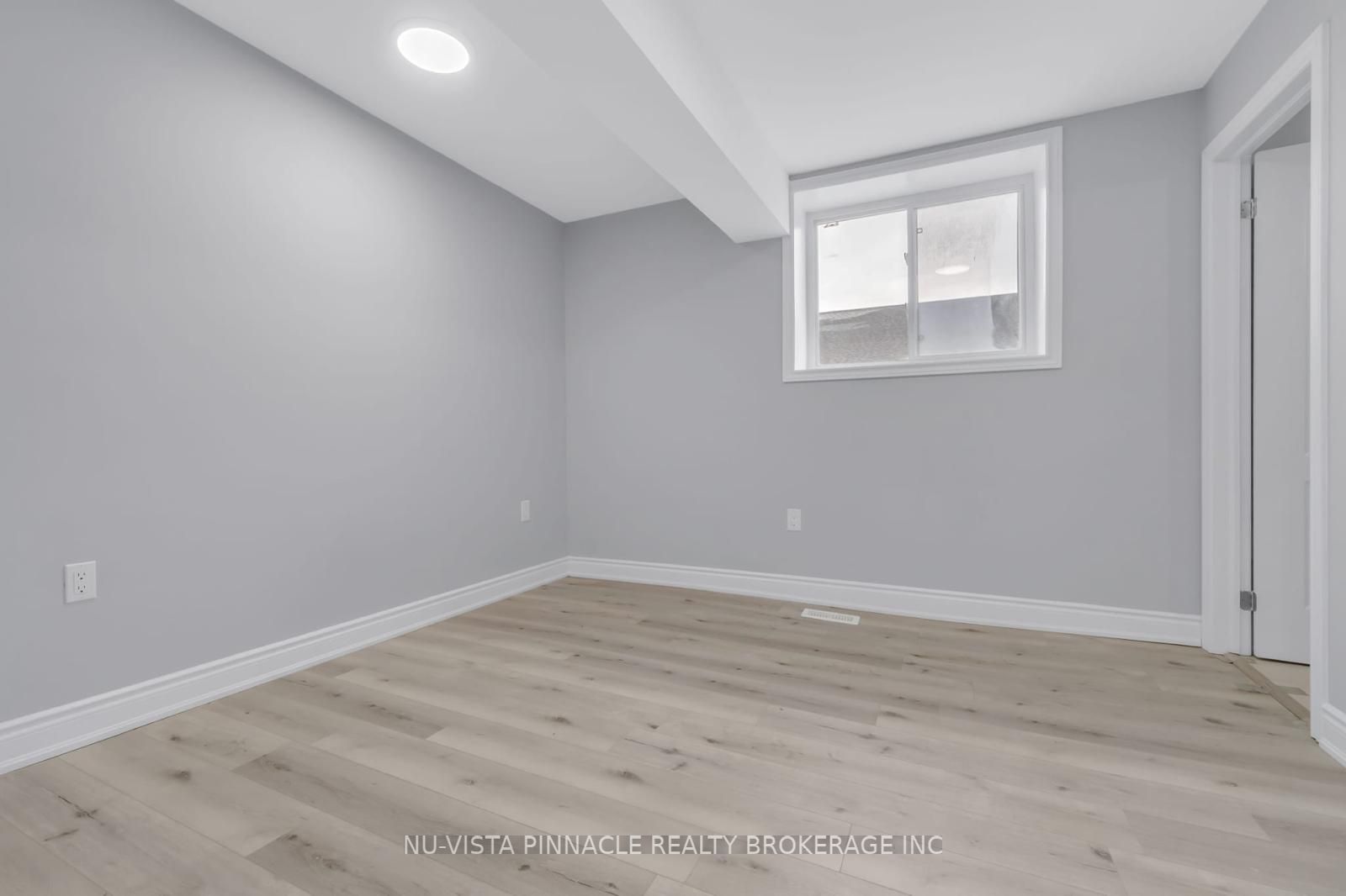389 Lyle Street Property Photo 13