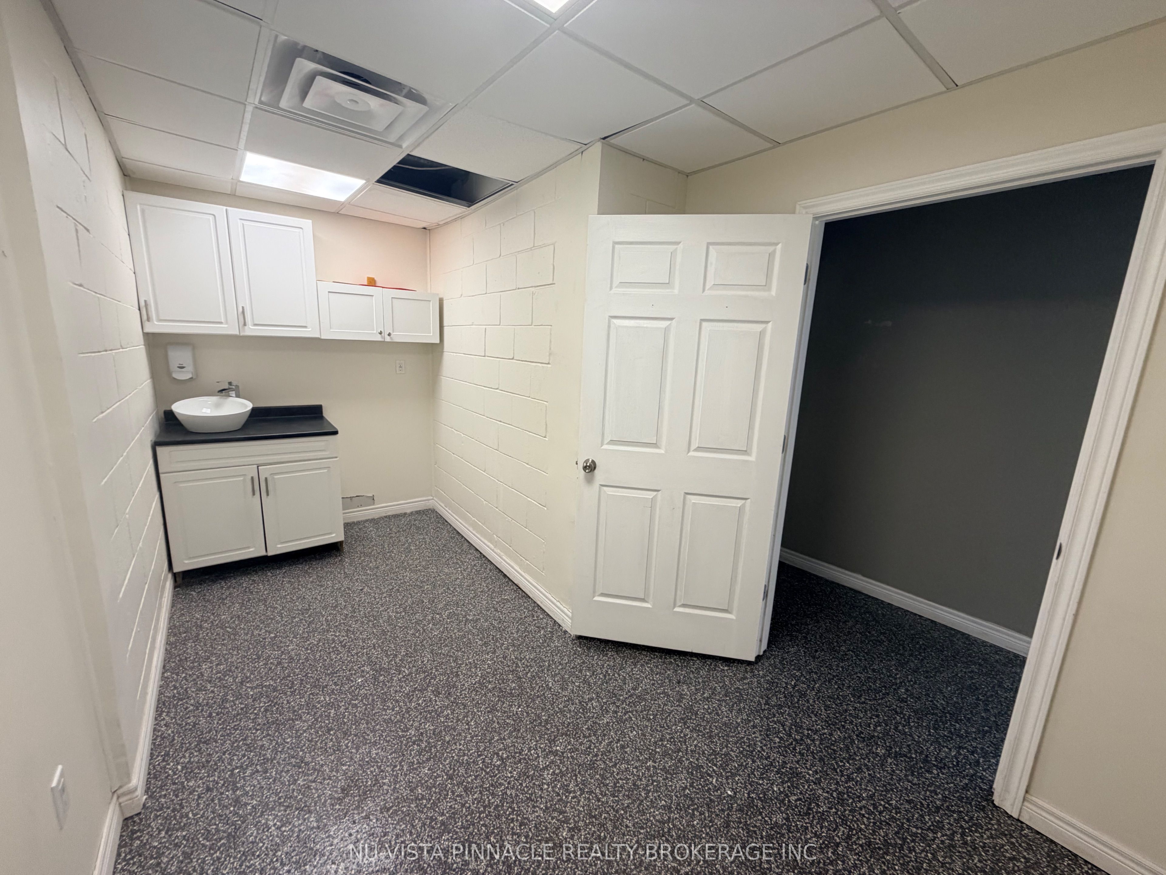 389 Lyle Street Property Photo 17