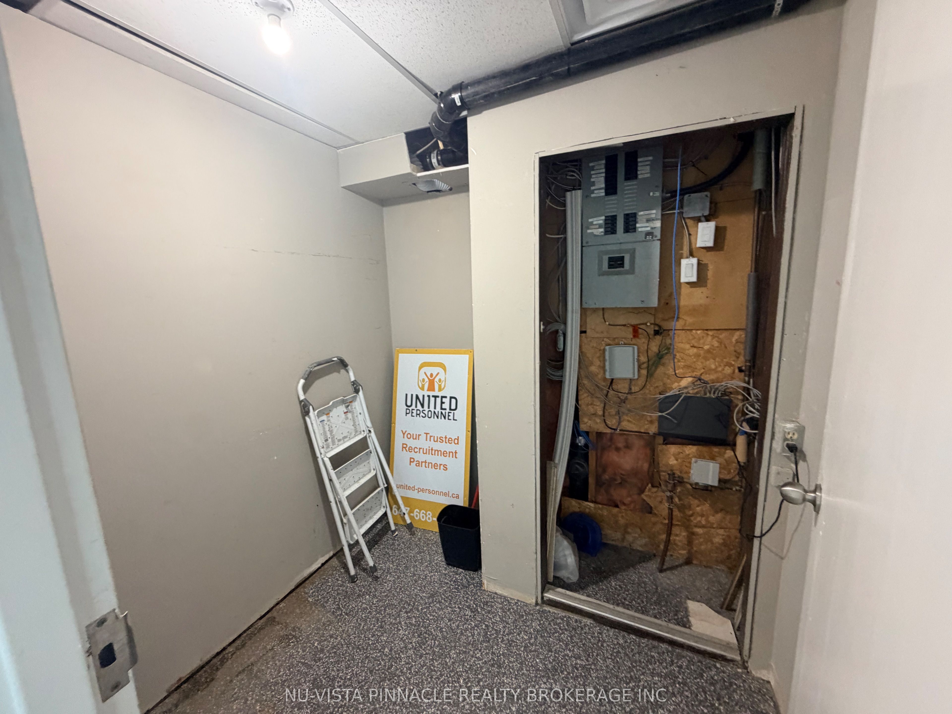 389 Lyle Street Property Photo 18