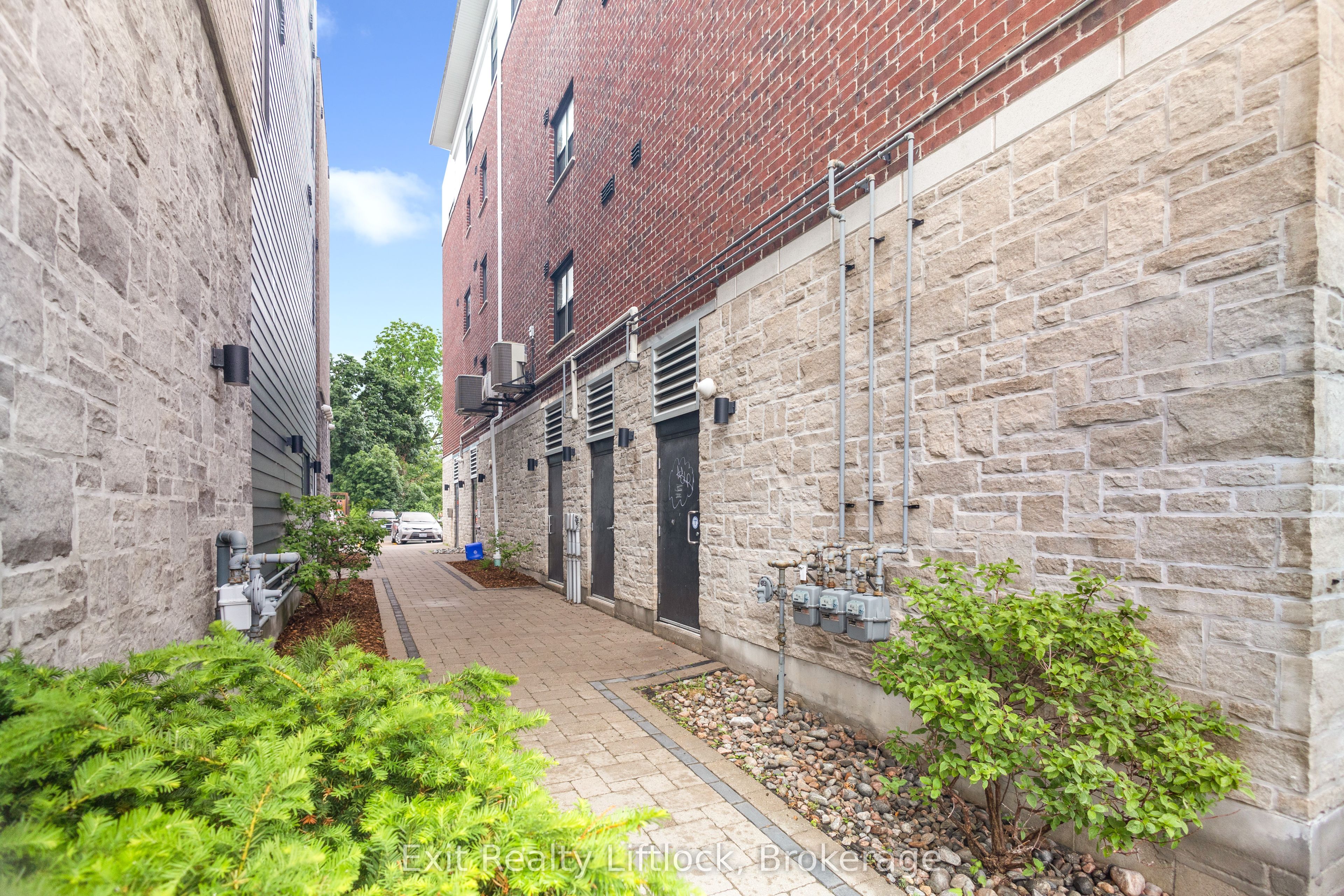 234 Hunter Street W Unit 1 Property Photo 17