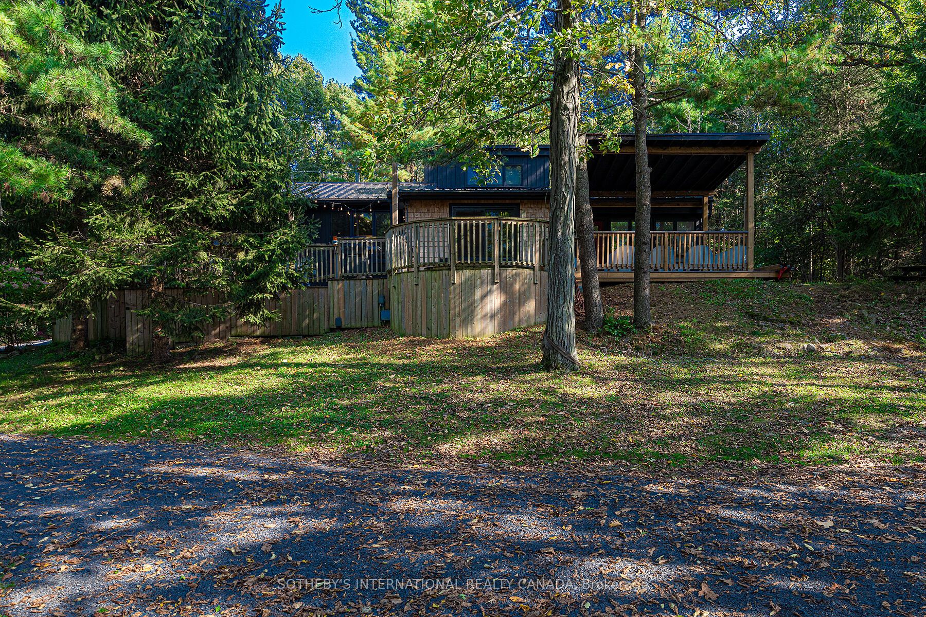 345 Thousand Islands Parkway Property Photo 3