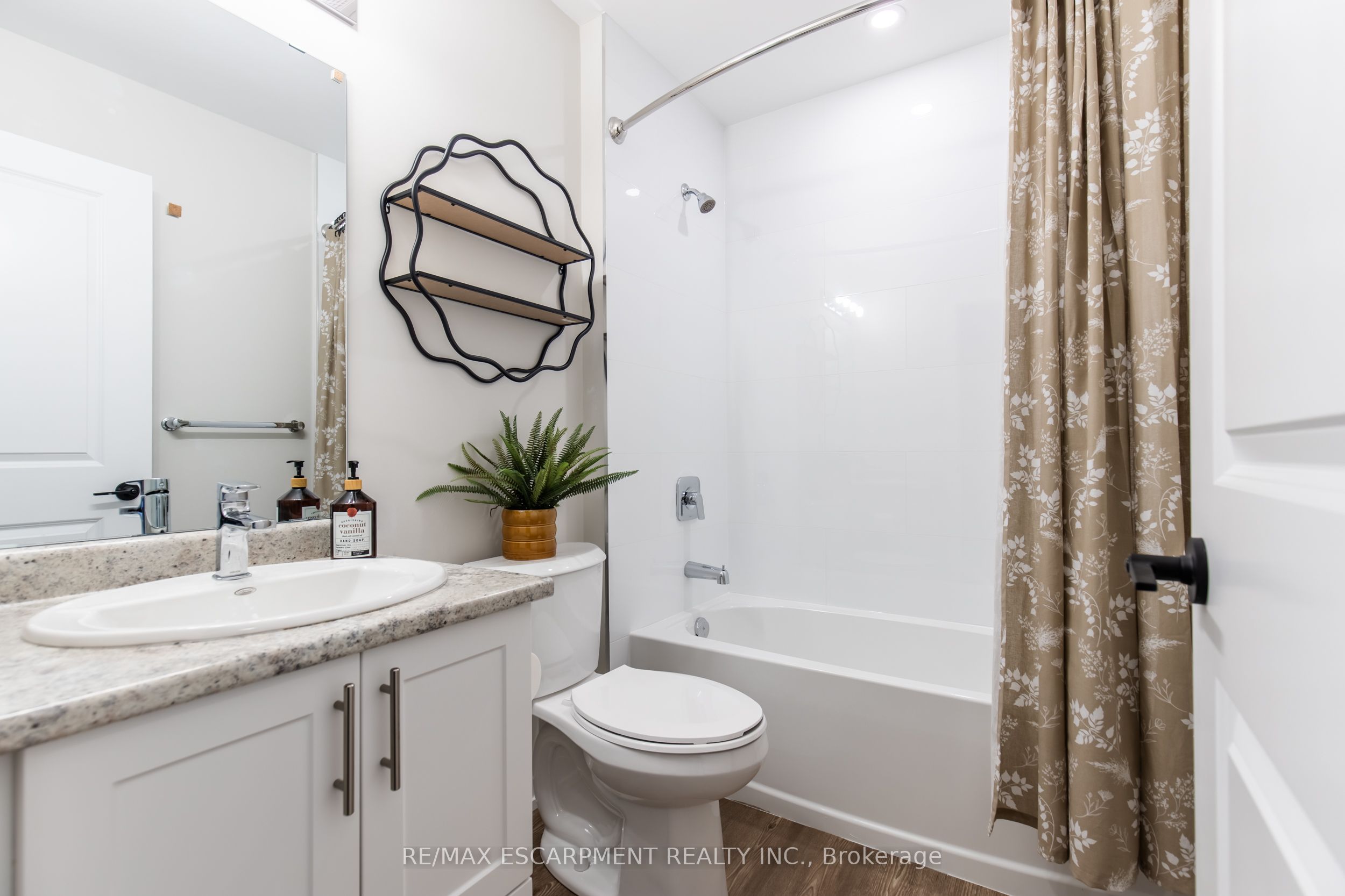 870 Queenston Road 504 Property Photo 25