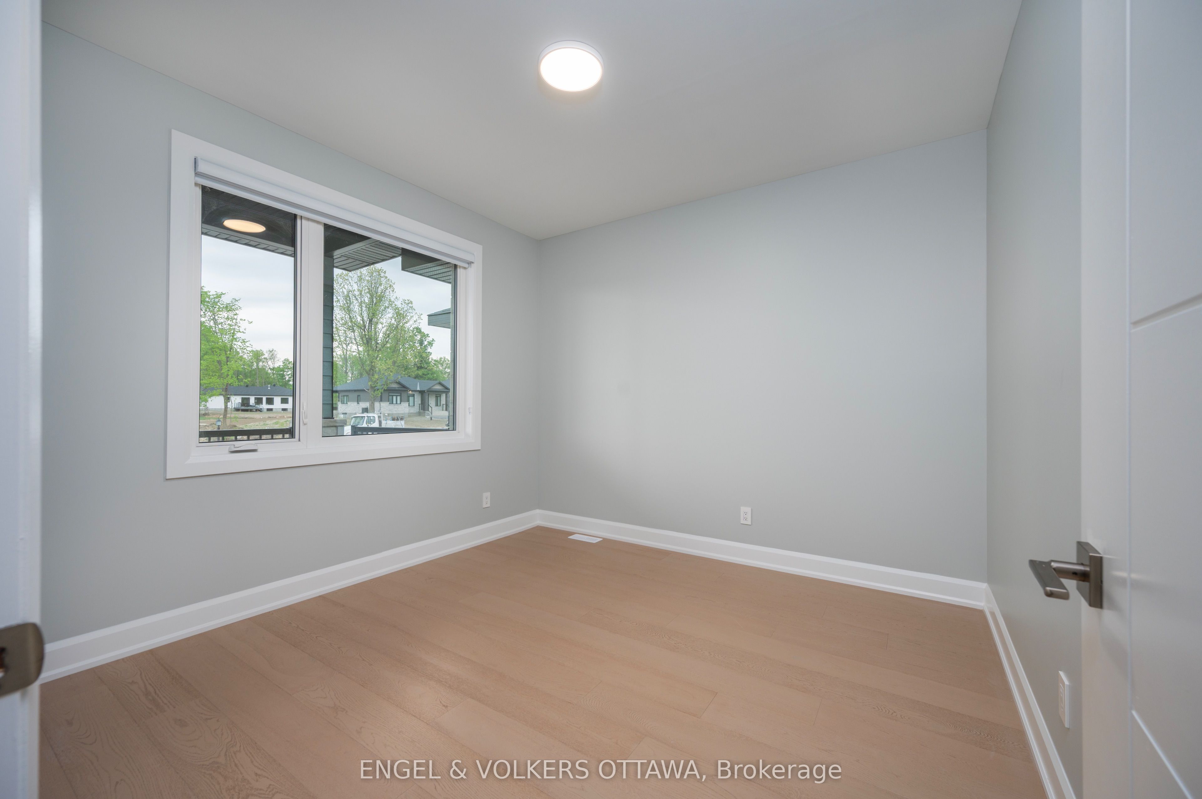 424 Ginger Crescent Property Photo 16