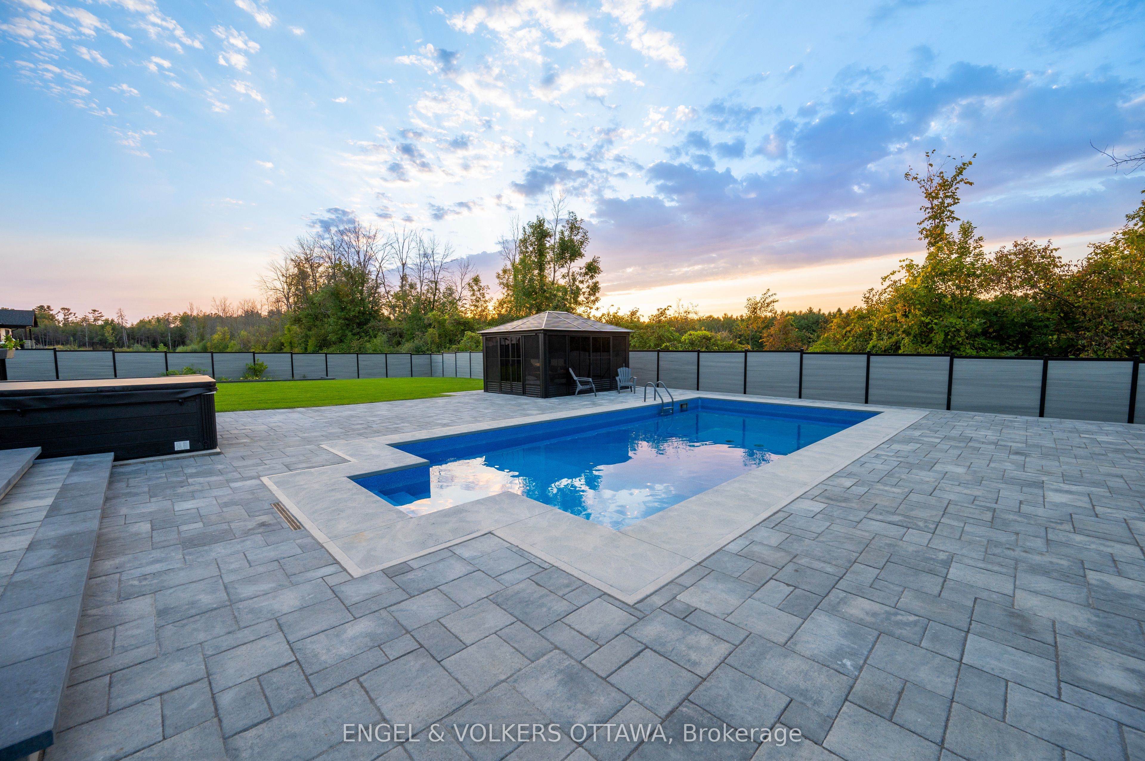 424 Ginger Crescent Property Photo 48