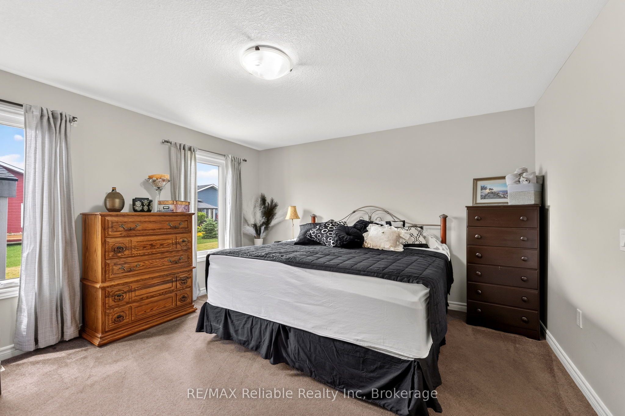 7 Windward Way S Property Photo 21