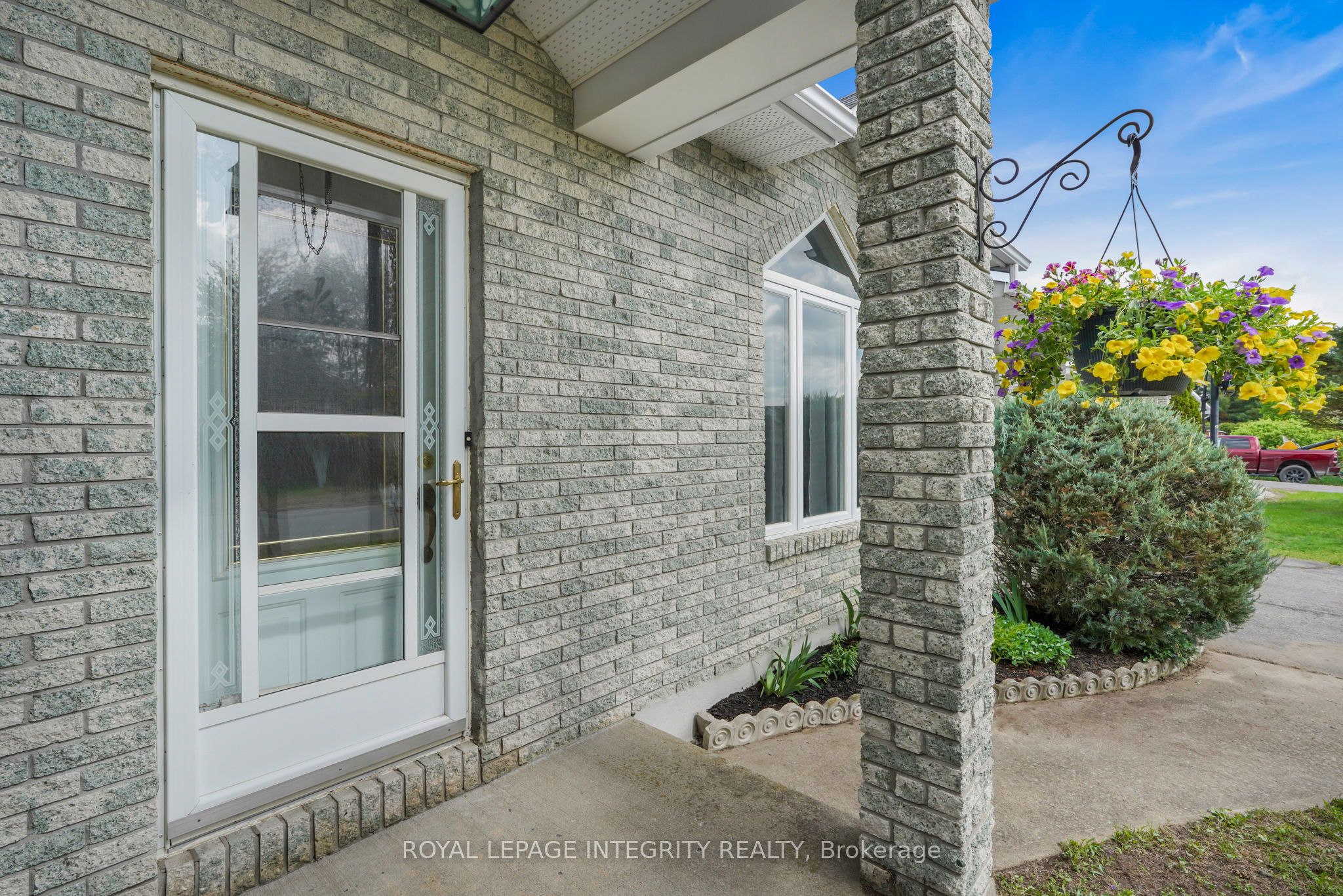 84 Lalande Crescent Property Photo 2